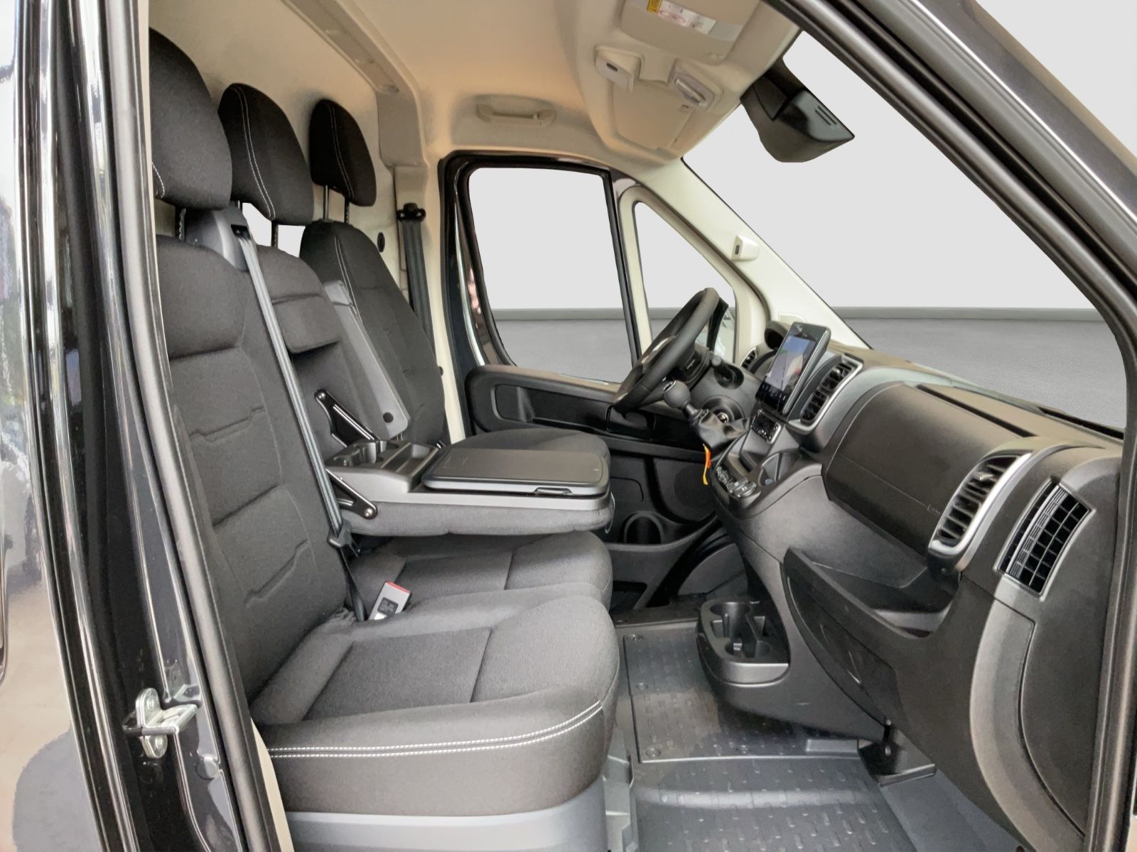 Fahrzeugabbildung Fiat Ducato L2H2 140 MJ Navi Klima Schwingsitz