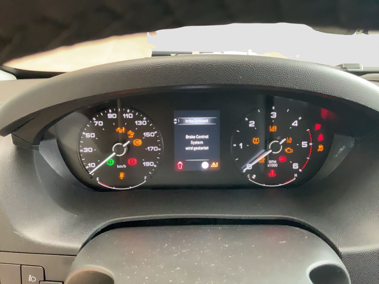 Fahrzeugabbildung Fiat Ducato L2H2 140 MJ Navi Klima Schwingsitz