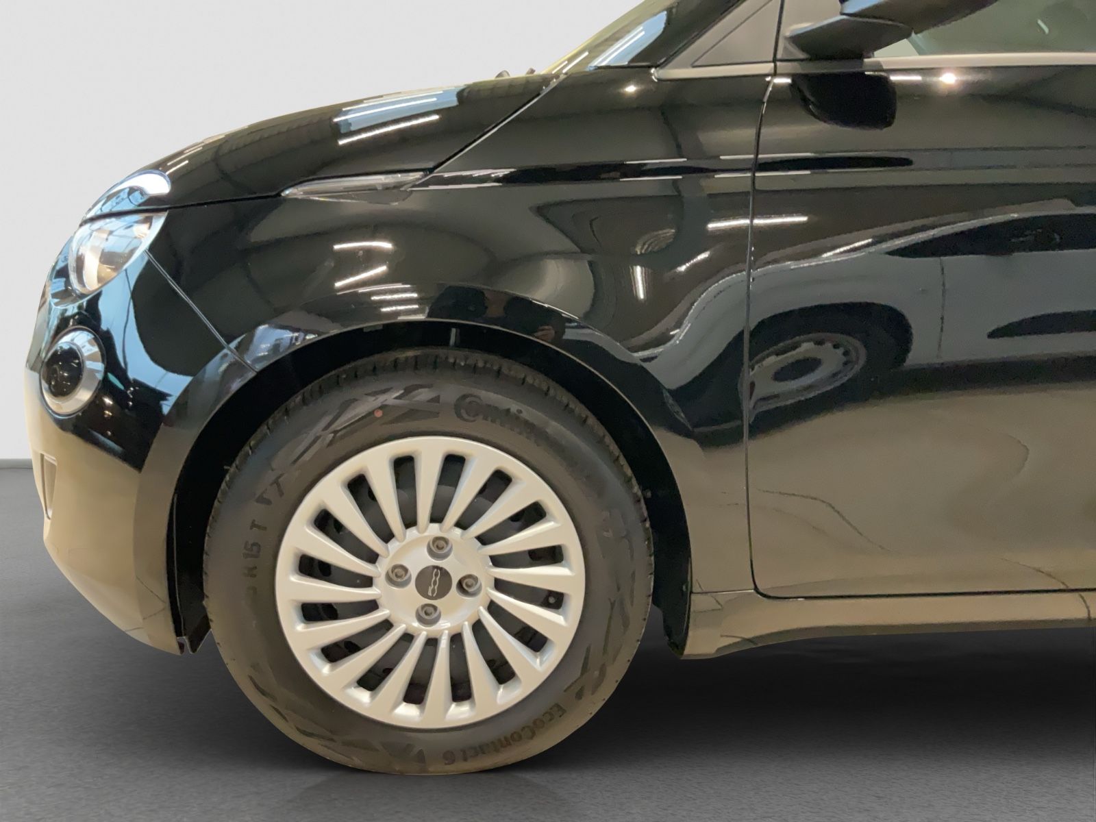 Fahrzeugabbildung Fiat 500e Action + Radio- & Winterpaket