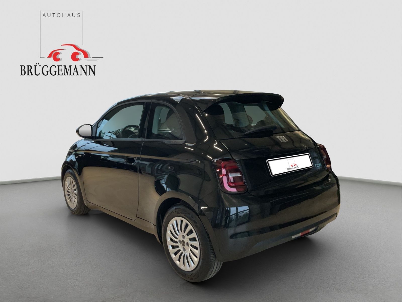 Fahrzeugabbildung Fiat 500e Action + Radio- & Winterpaket