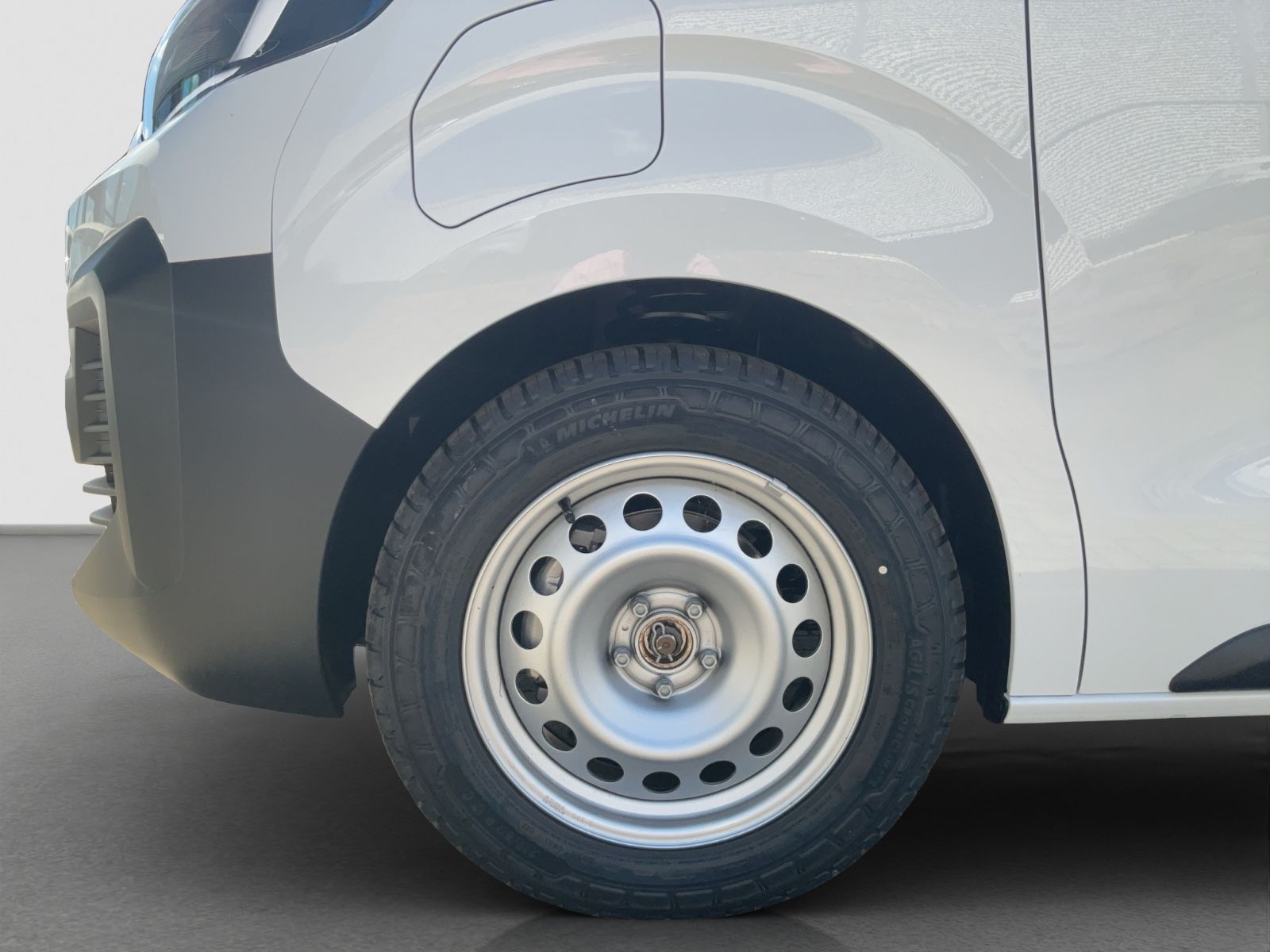 Fahrzeugabbildung Fiat E -Scudo XL Elektro 100KW