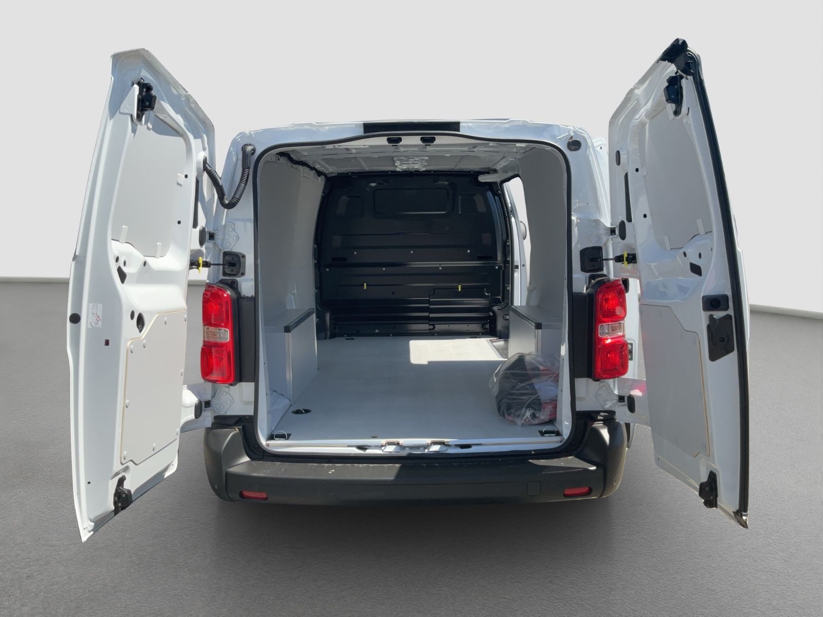 Fahrzeugabbildung Fiat E -Scudo XL Elektro 100KW