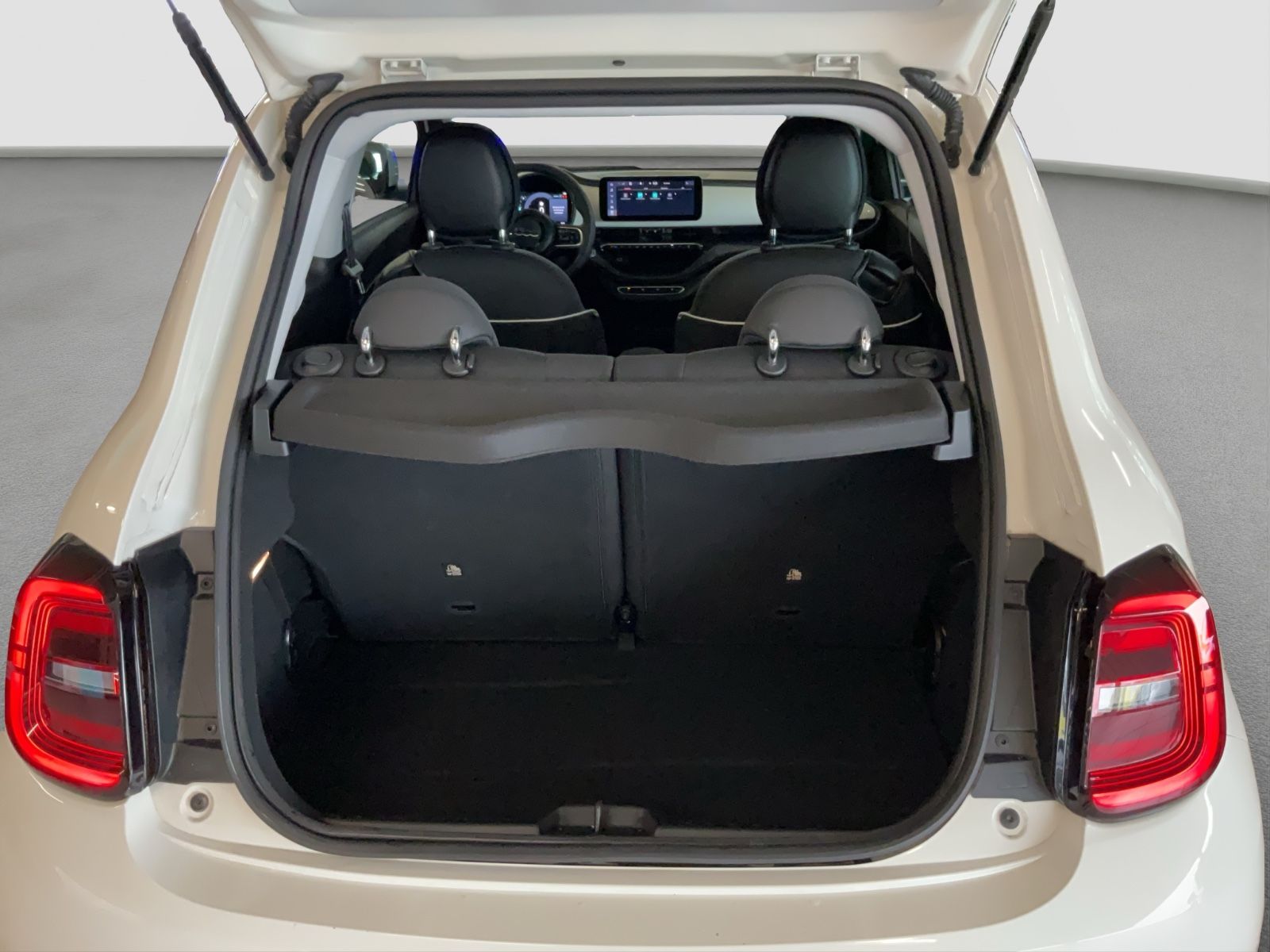Fahrzeugabbildung Fiat 500e 42 kWh + 16" Alufelgen