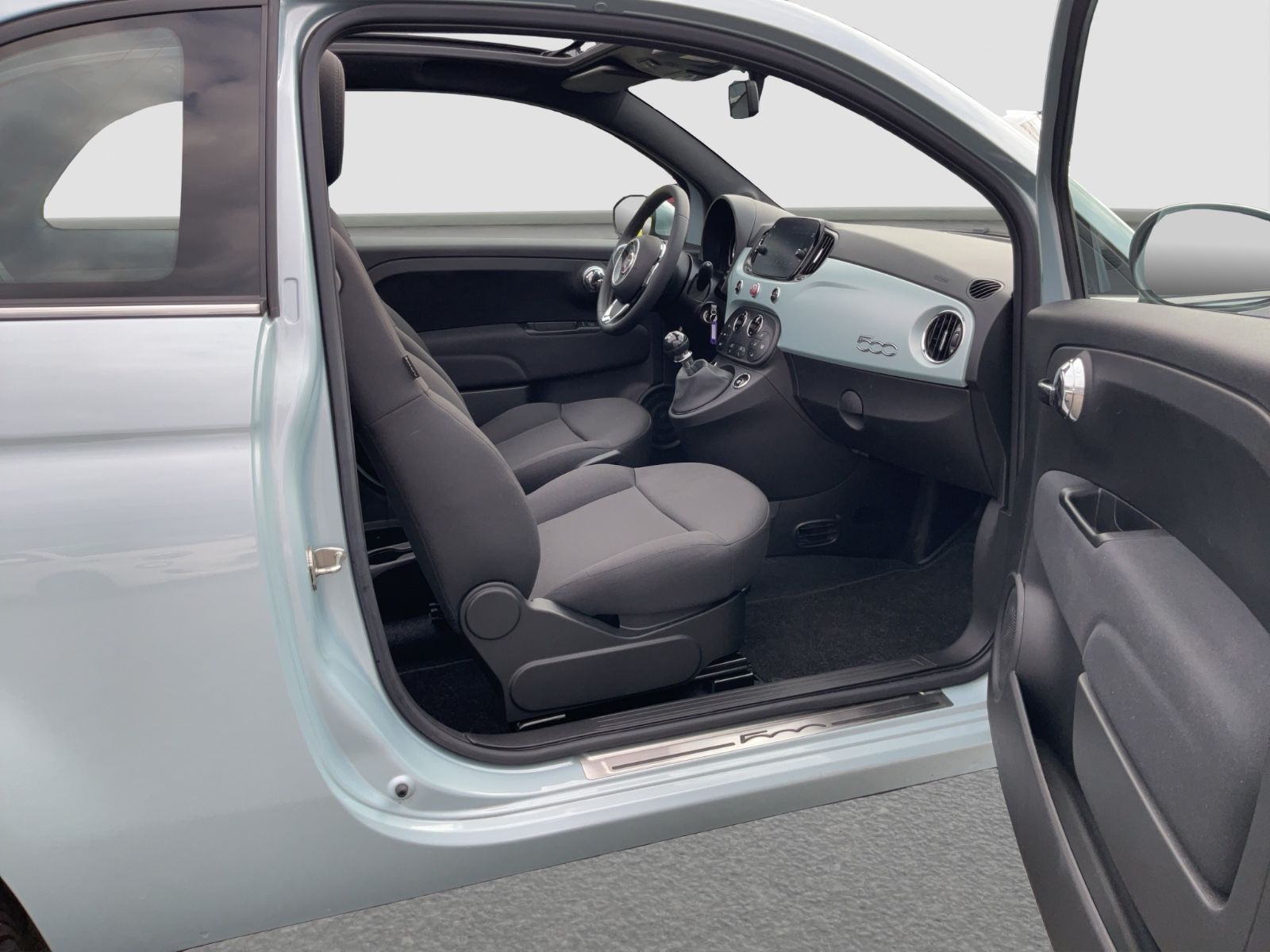 Fahrzeugabbildung Fiat 500C 1.0 Hybrid + Ganzjahresreifen