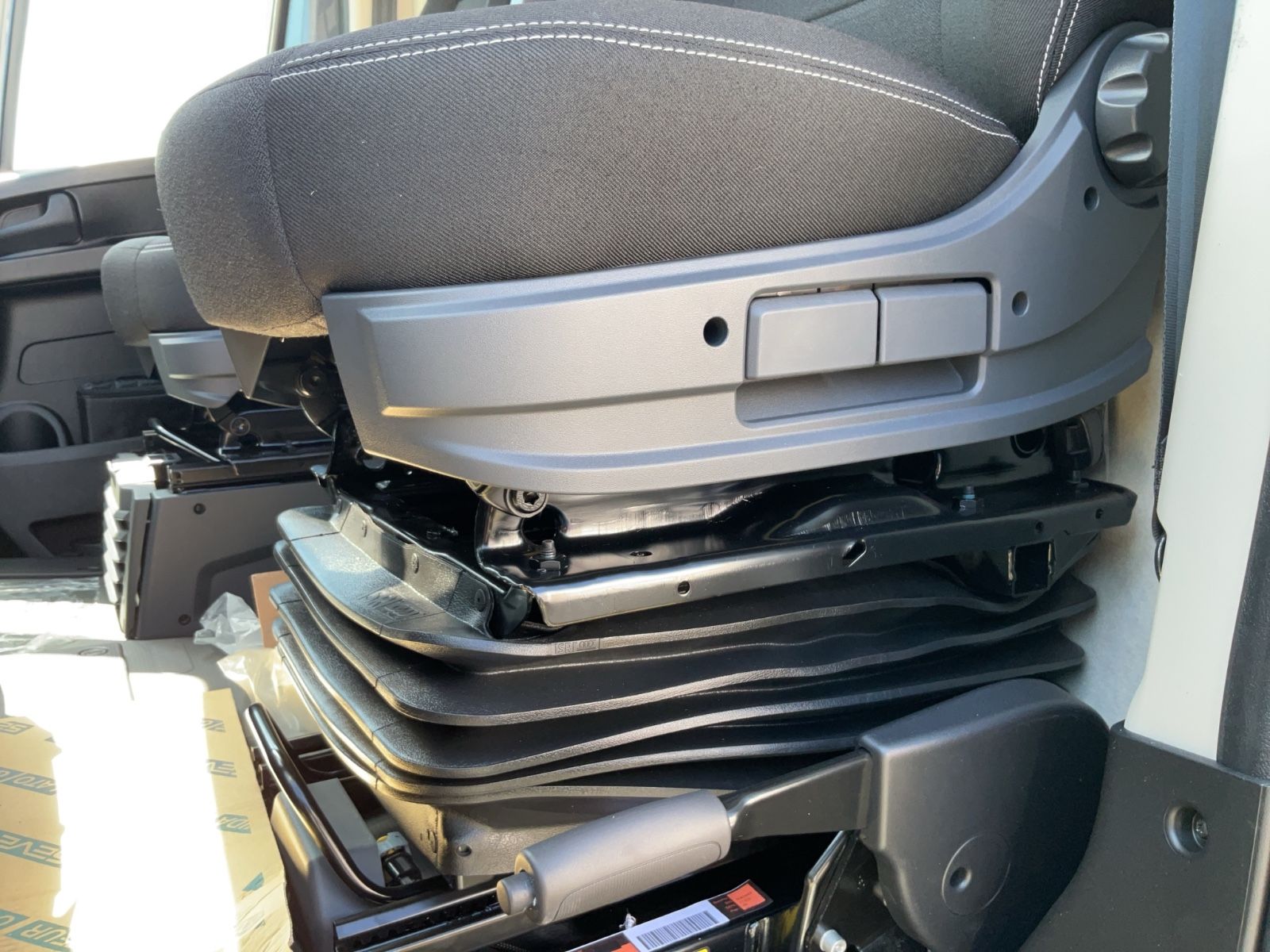 Fahrzeugabbildung Fiat L3H2 180 MJ Teilverglast Automatik ACC Navi