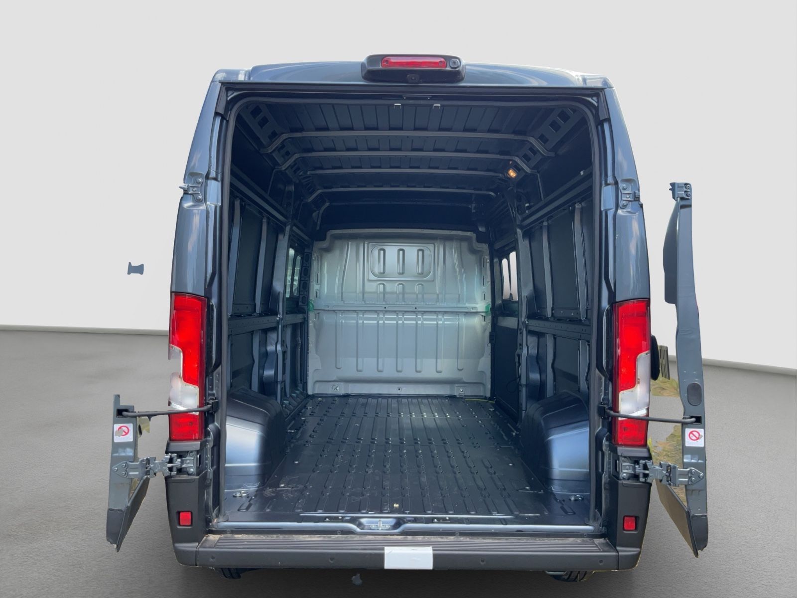 Fahrzeugabbildung Fiat L3H2 180 MJ Teilverglast Automatik ACC Navi