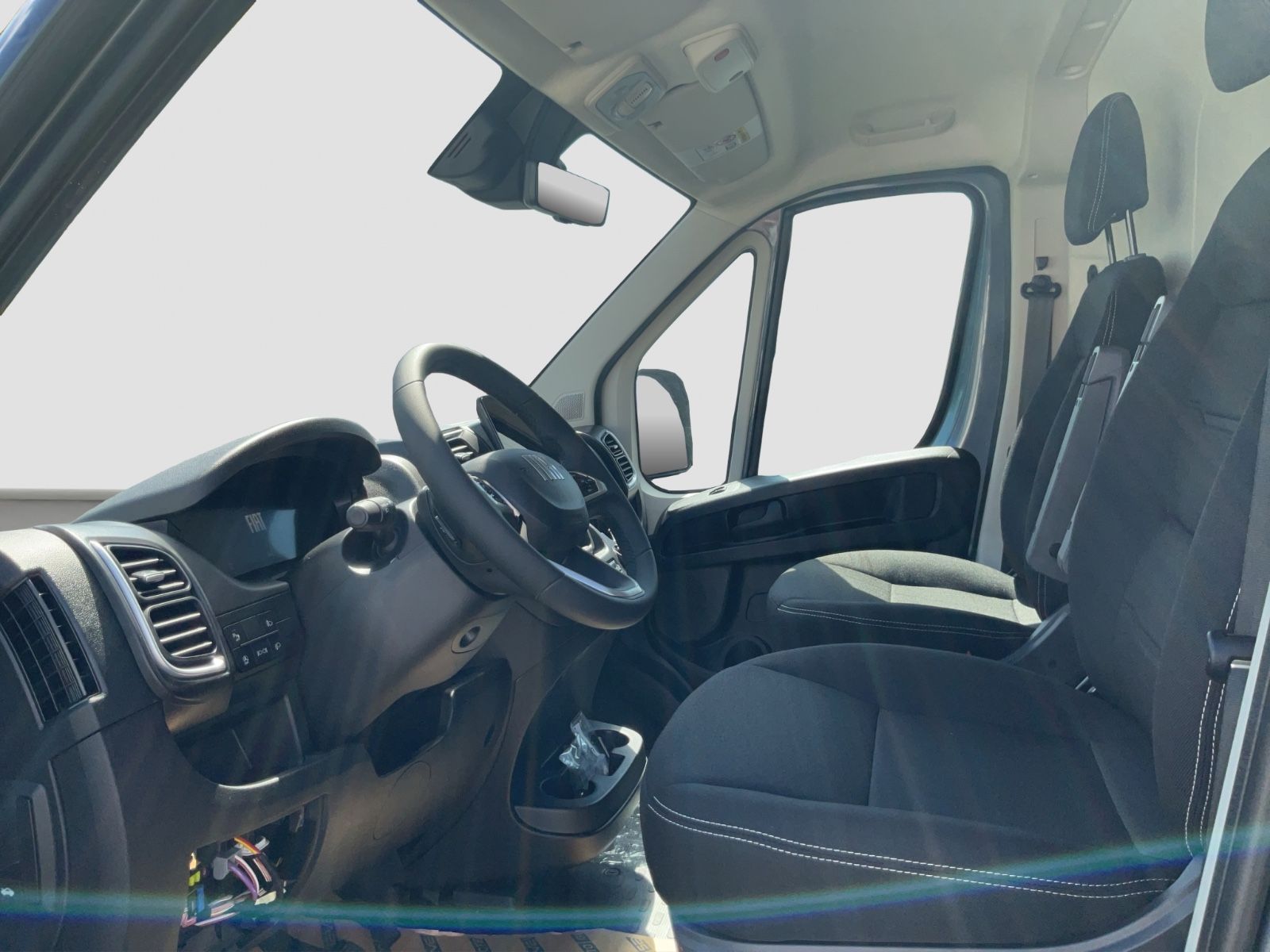 Fahrzeugabbildung Fiat L3H2 180 MJ Teilverglast Automatik ACC Navi
