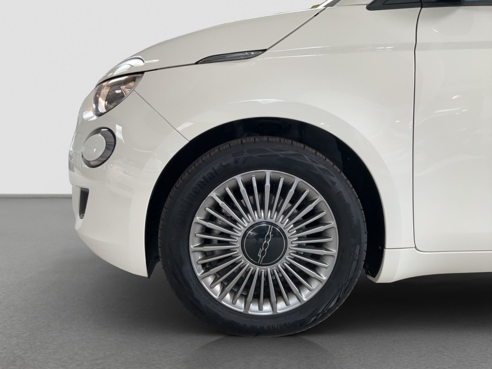 Fahrzeugabbildung Fiat 500e 42 kWh + 16" Alufelgen