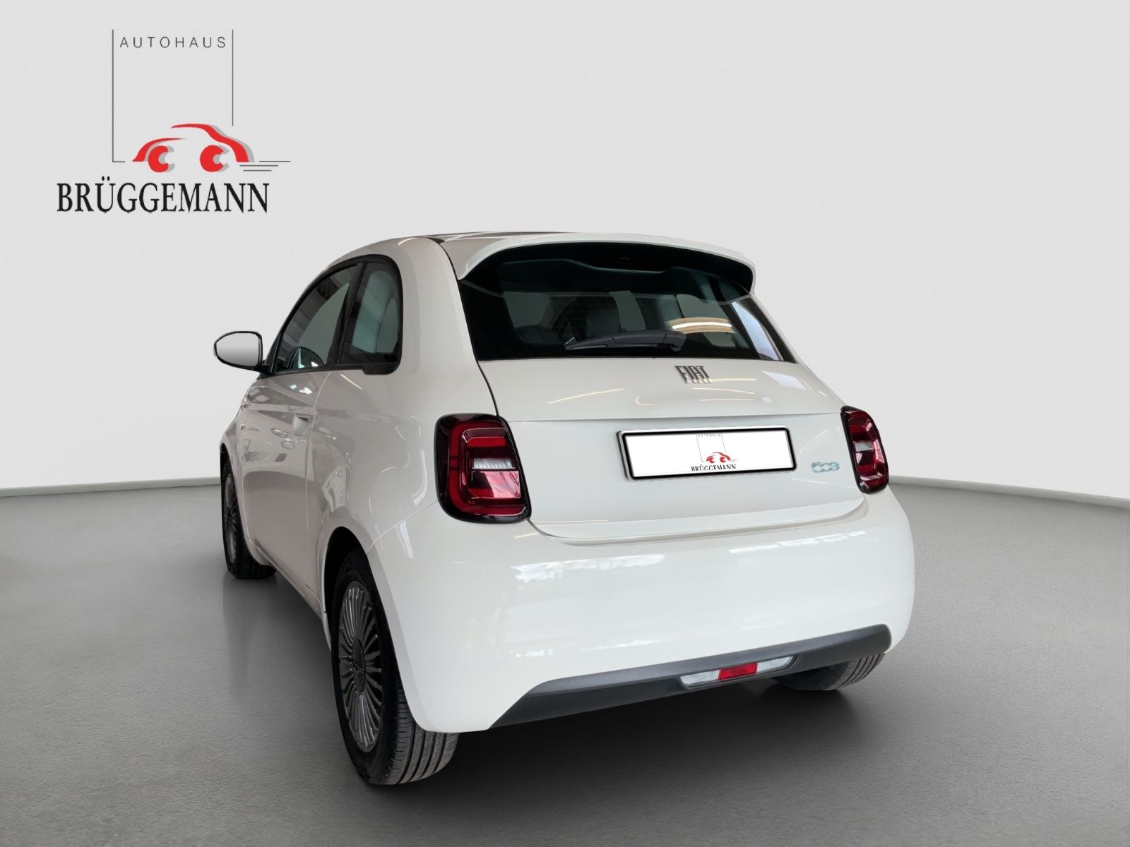 Fahrzeugabbildung Fiat 500e 42 kWh + 16" Alufelgen