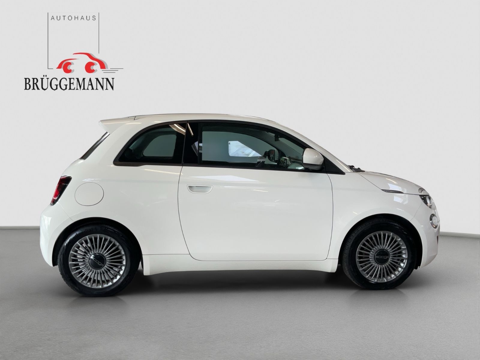 Fahrzeugabbildung Fiat 500e 42 kWh + 16" Alufelgen