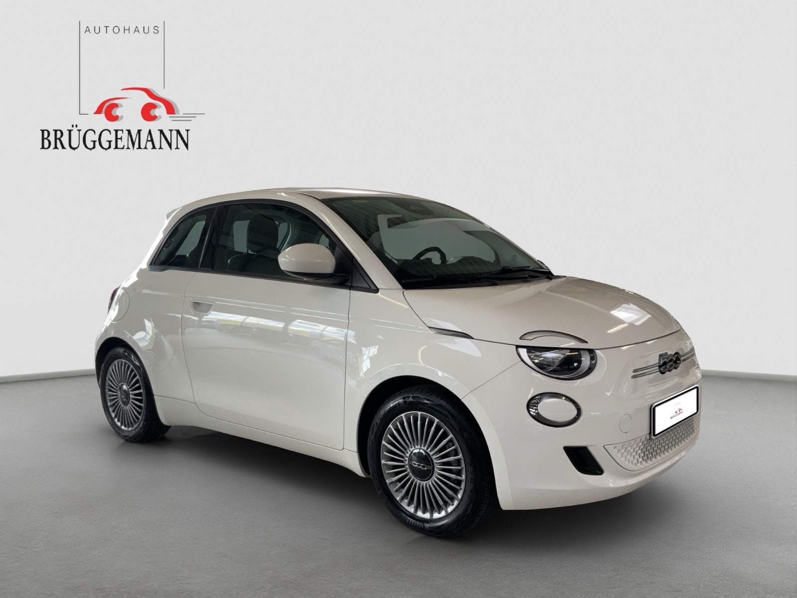 Fahrzeugabbildung Fiat 500e 42 kWh + 16" Alufelgen
