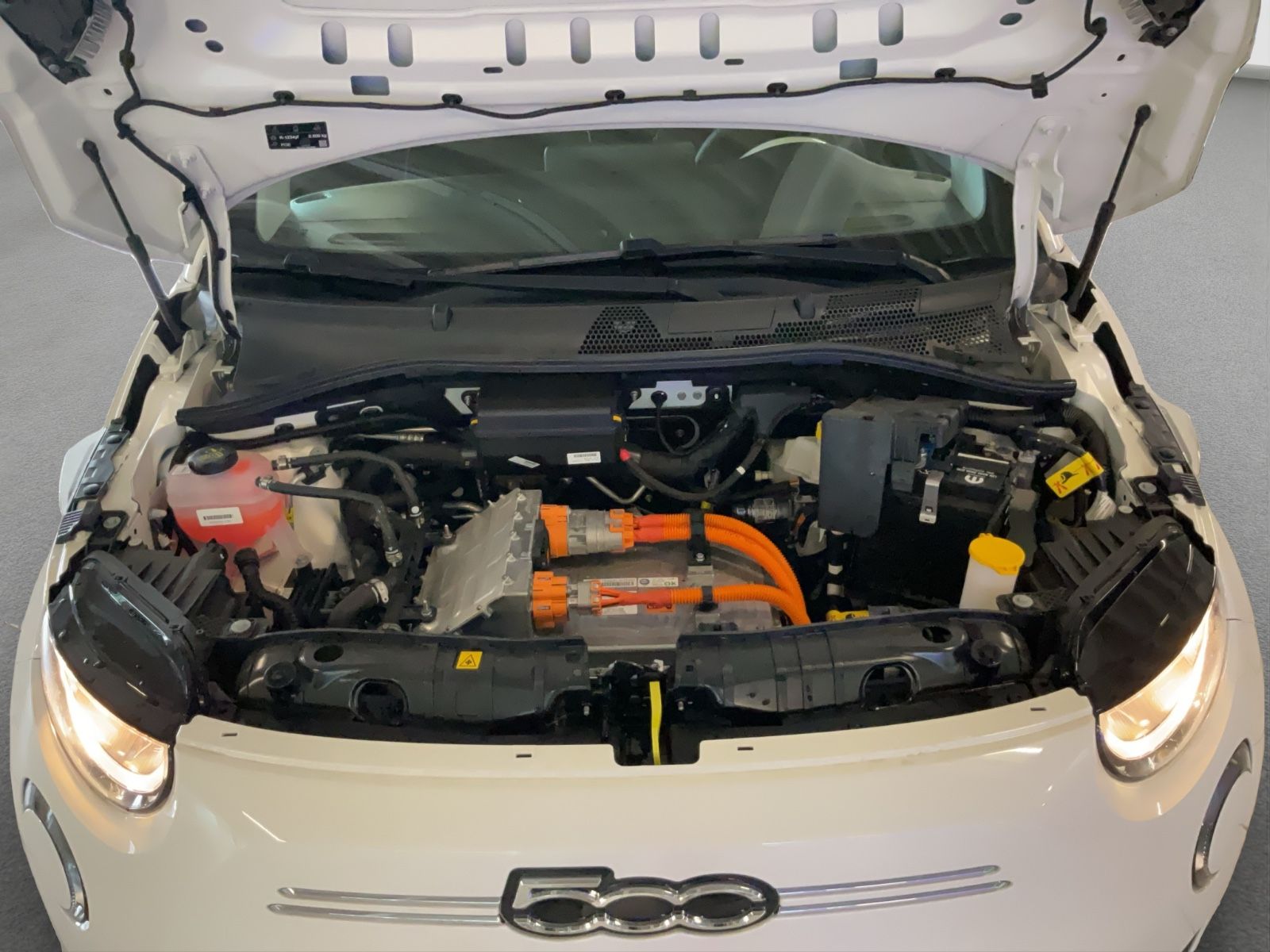 Fahrzeugabbildung Fiat 500e 42 kWh + 16" Alufelgen