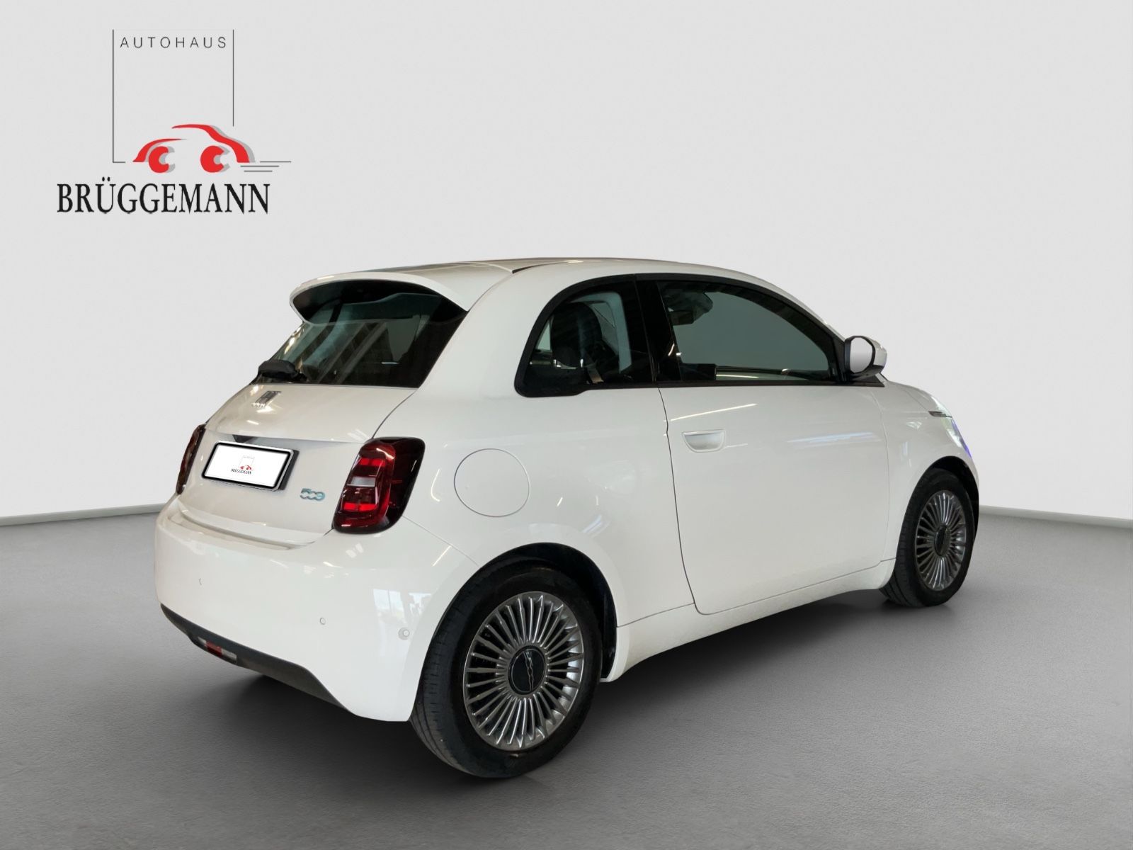 Fahrzeugabbildung Fiat 500e 42 kWh + 16" Alufelgen