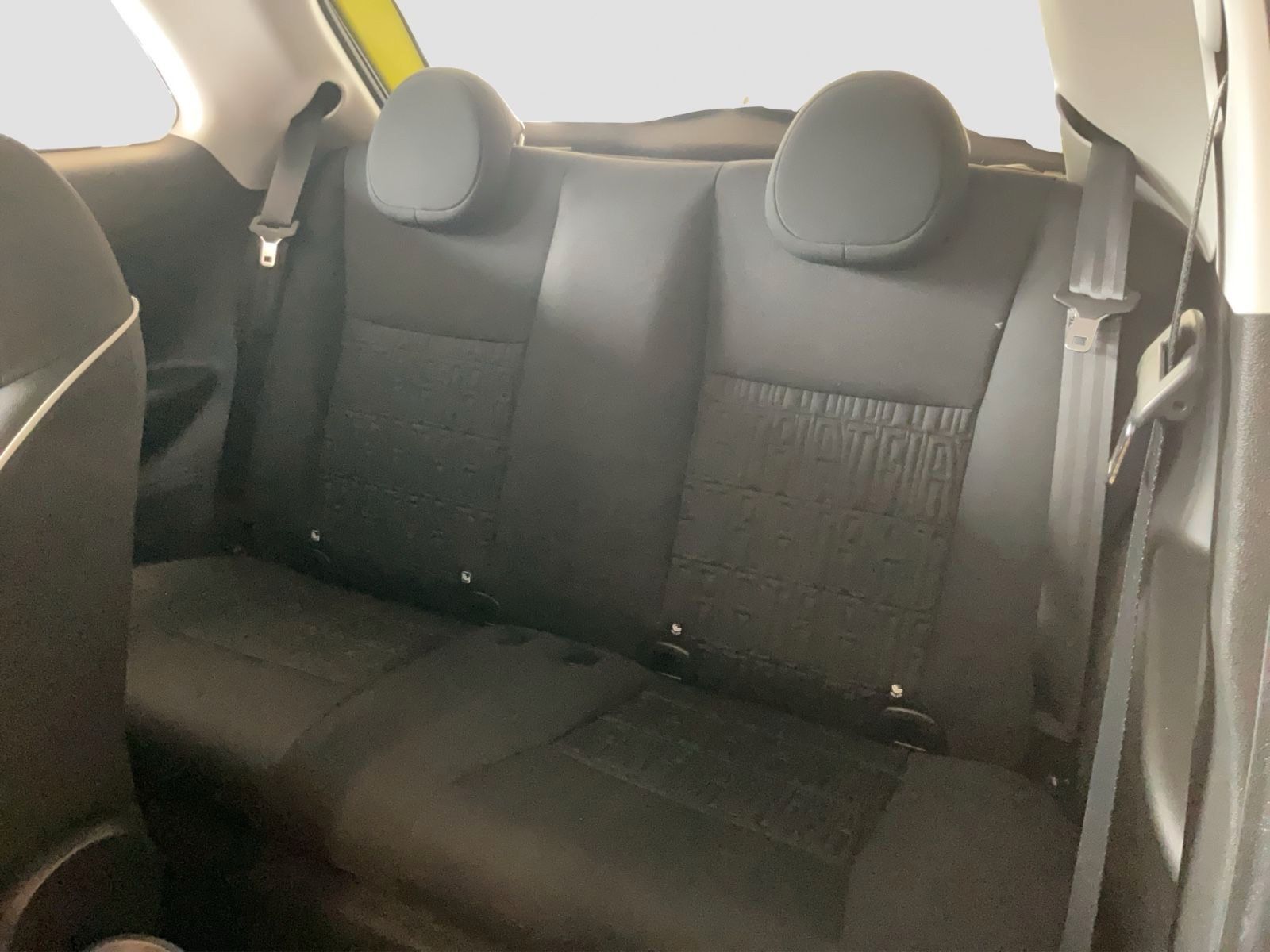 Fahrzeugabbildung Fiat 500e 23,8 kWh + Ganzjahresreifen