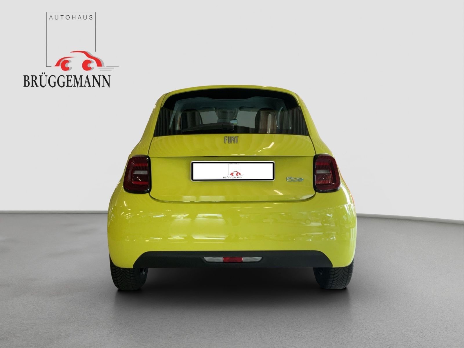 Fahrzeugabbildung Fiat 500e 23,8 kWh + Ganzjahresreifen