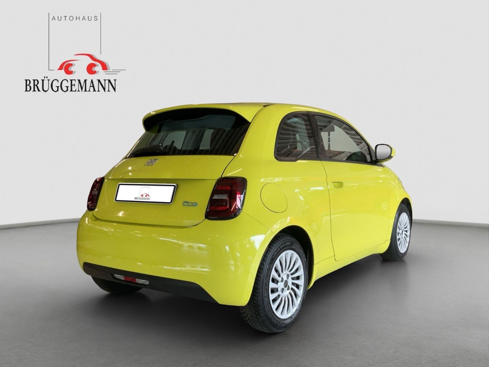 Fahrzeugabbildung Fiat 500e 23,8 kWh + Ganzjahresreifen