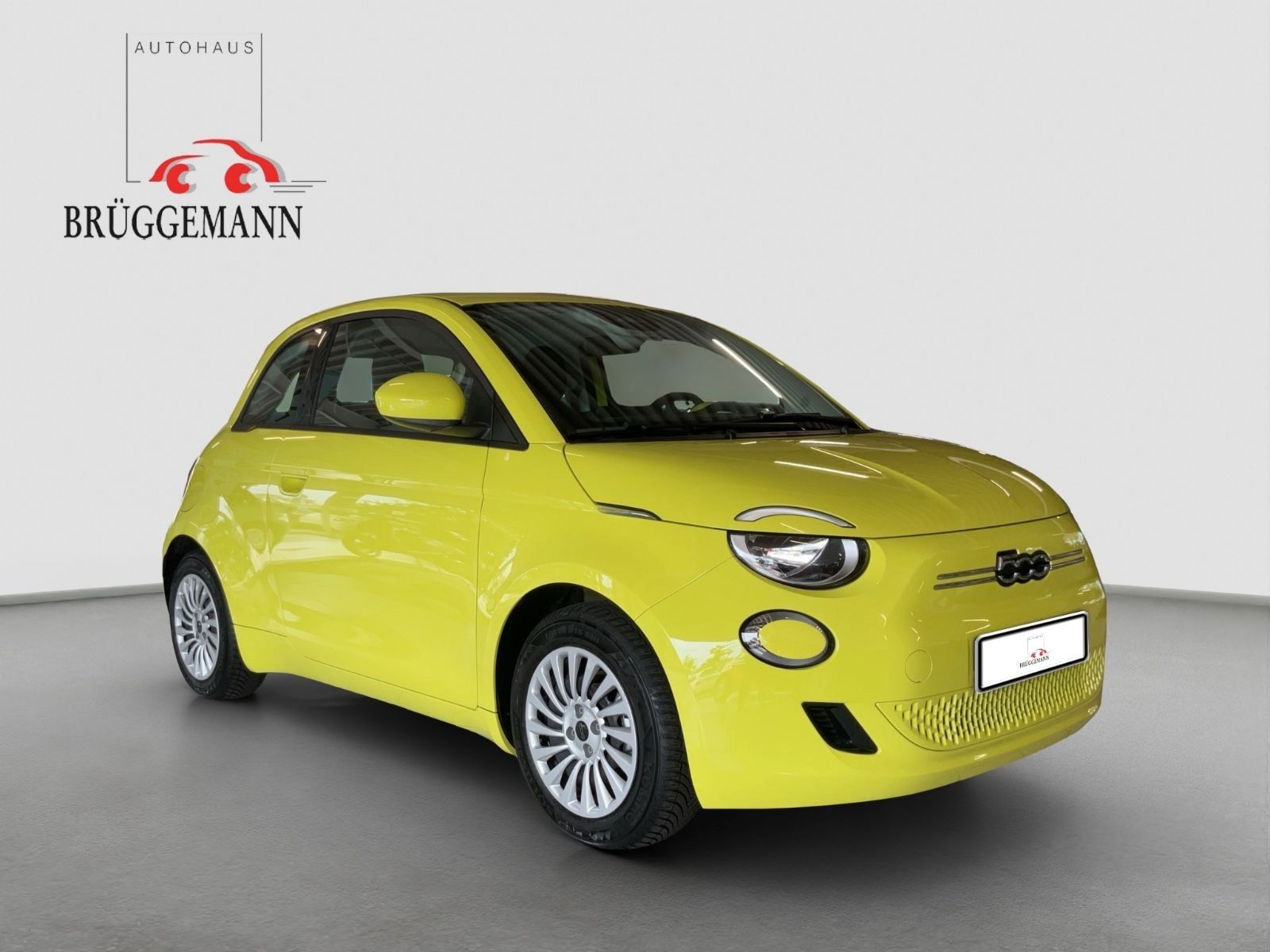 Fahrzeugabbildung Fiat 500e 23,8 kWh + Ganzjahresreifen