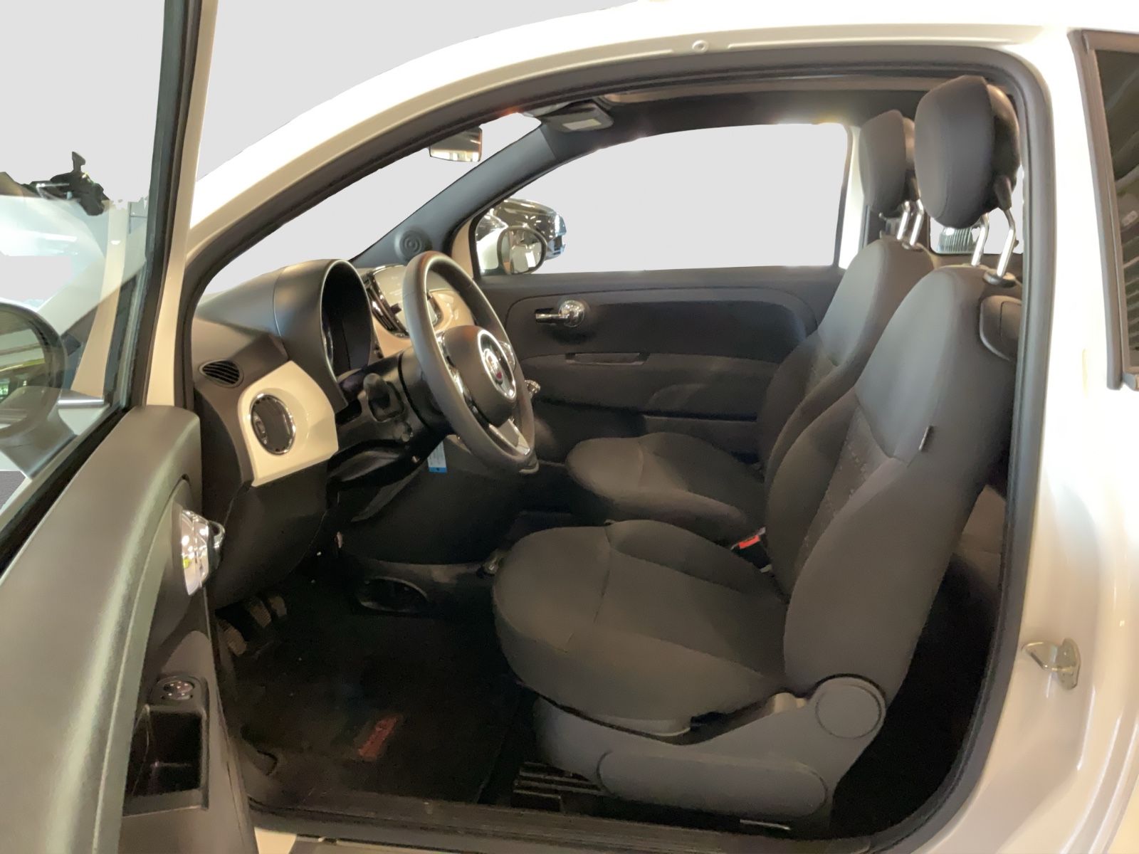 Fahrzeugabbildung Fiat 500C 1.0 Hybrid DOLCEVITA