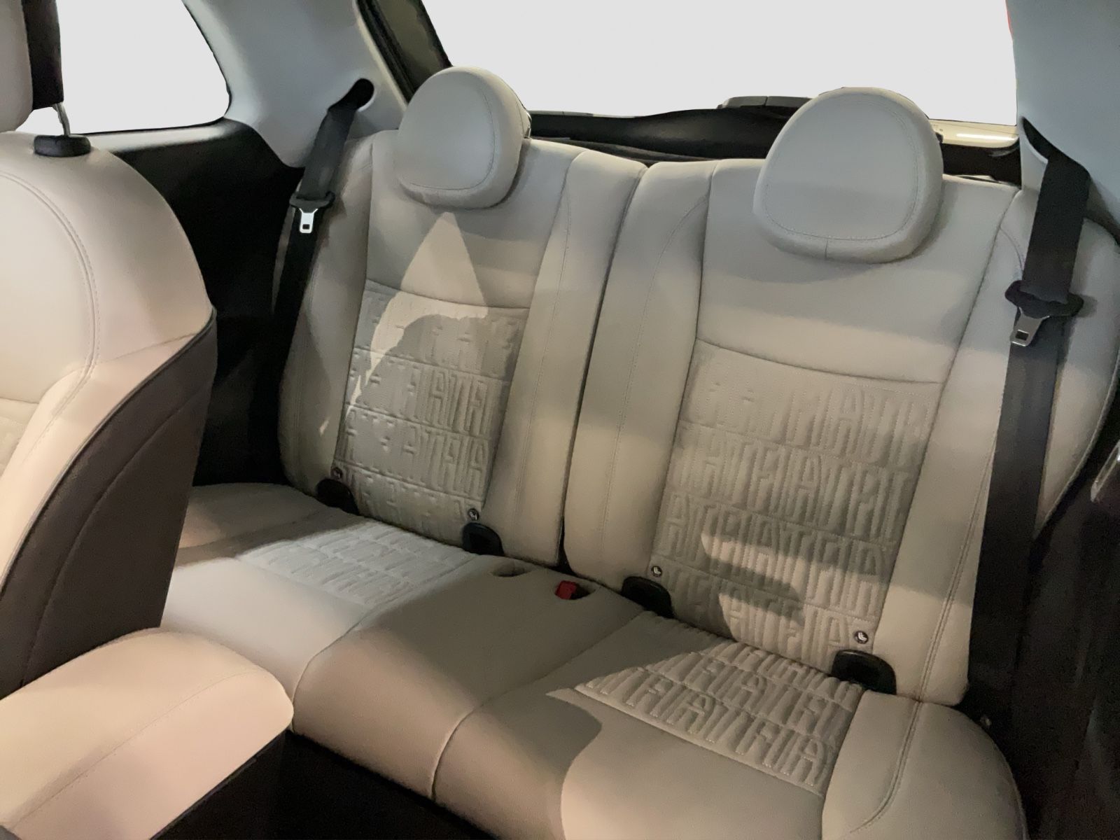 Fahrzeugabbildung Fiat 500e 42 kWh La Prima