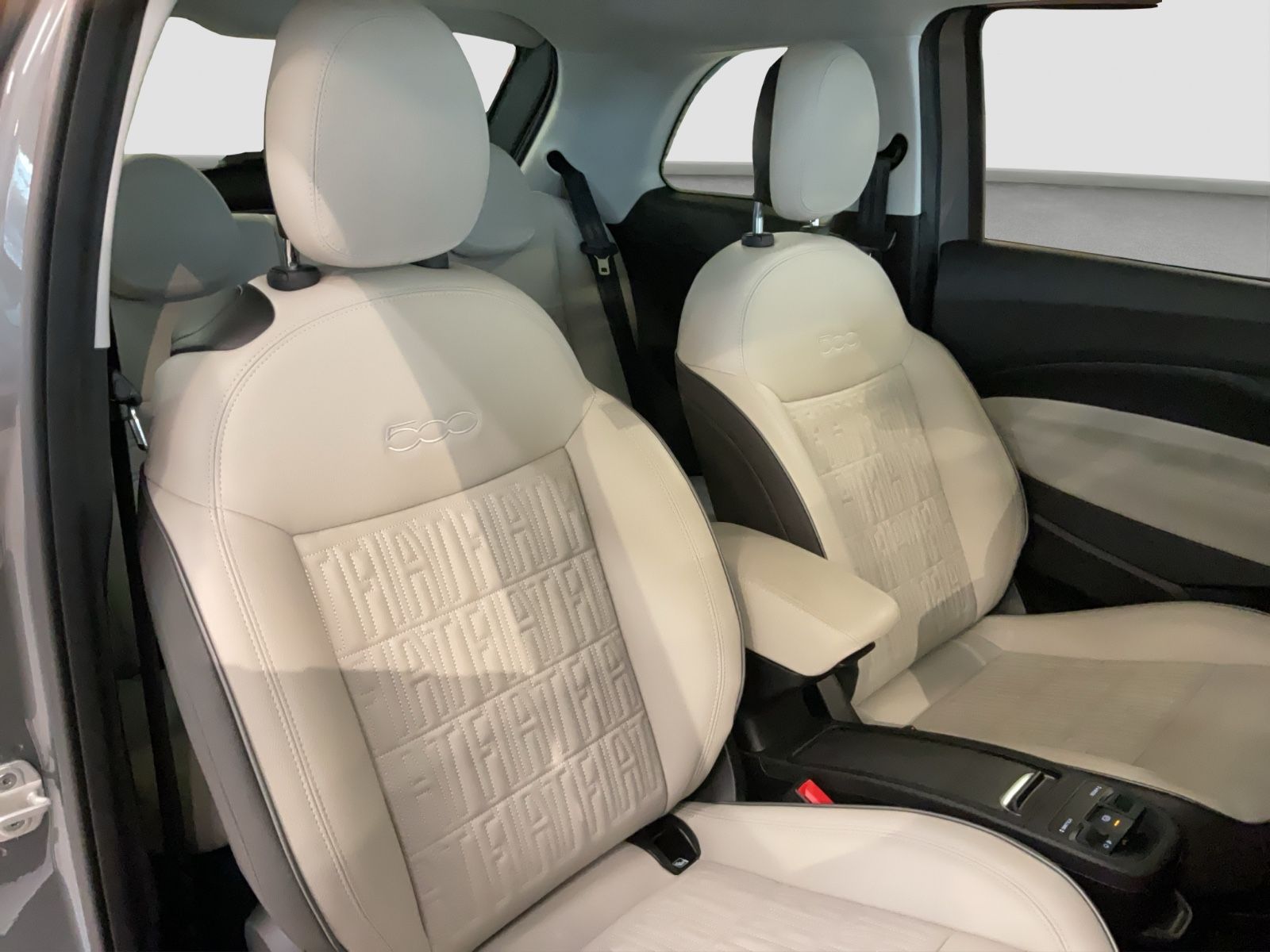 Fahrzeugabbildung Fiat 500e 42 kWh La Prima