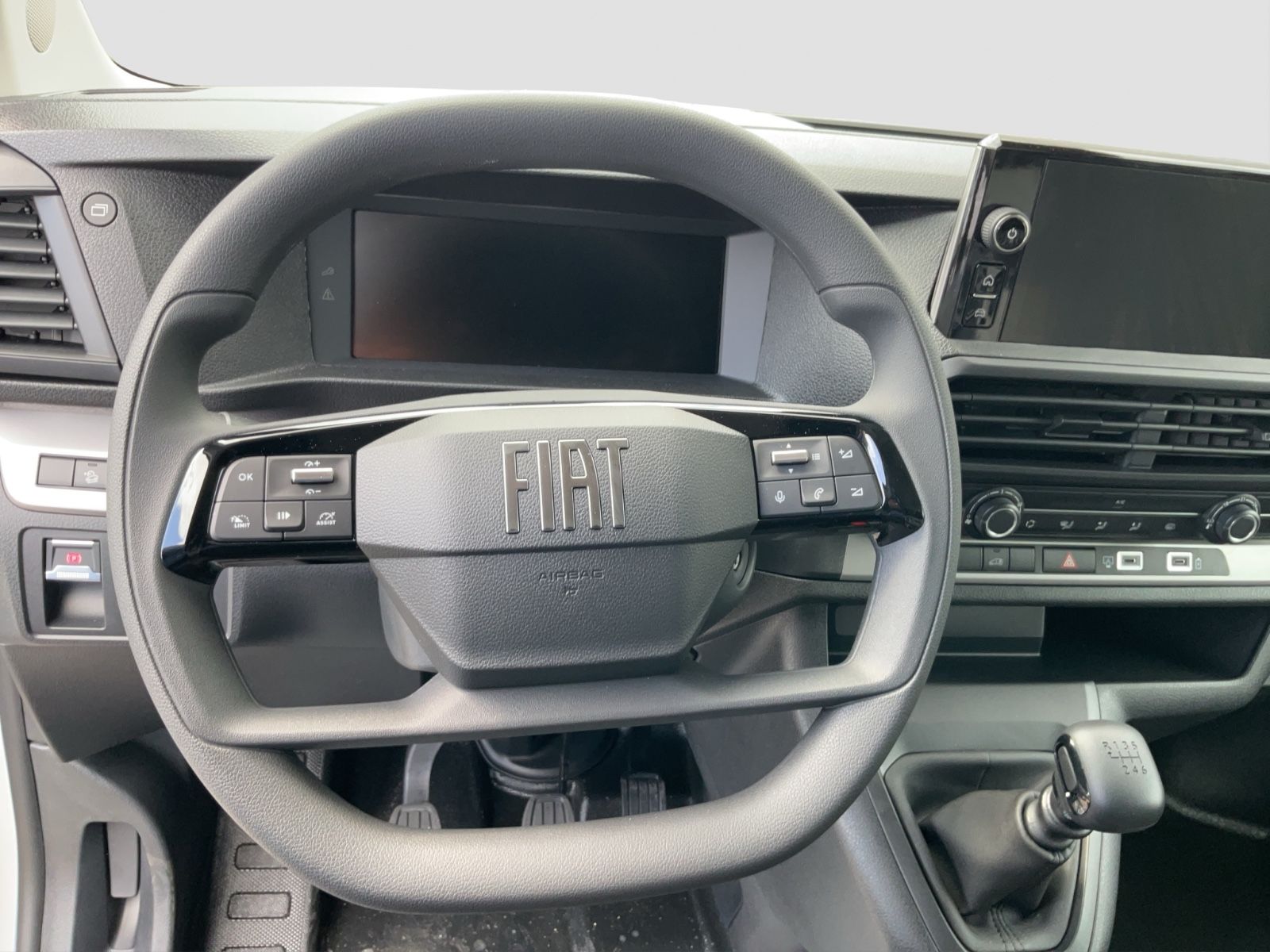 Fahrzeugabbildung Fiat Scudo XL Kamera 10 Zoll Radio Laderaumpaket