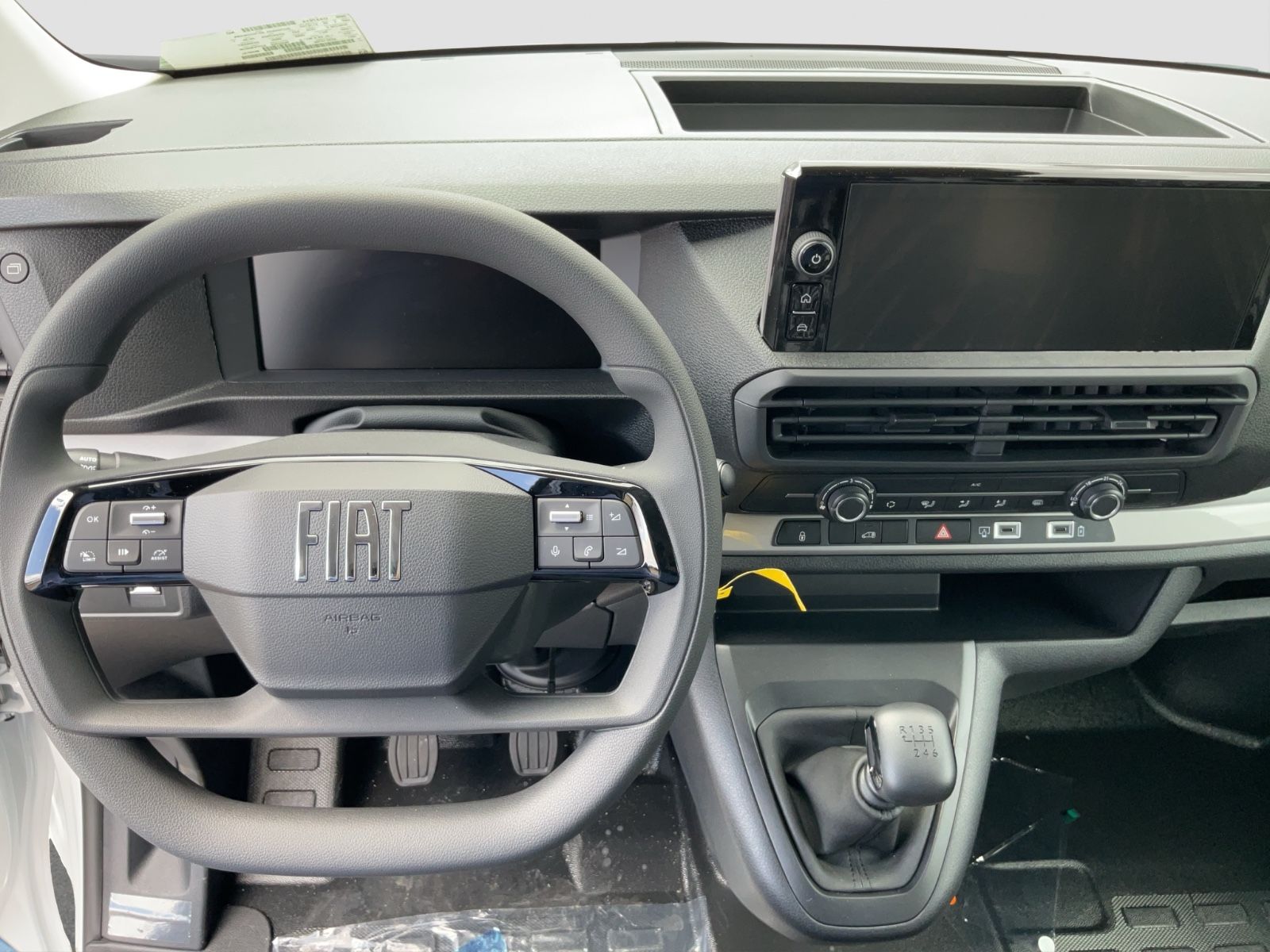 Fahrzeugabbildung Fiat Scudo XL Kamera 10 Zoll Radio Laderaumpaket