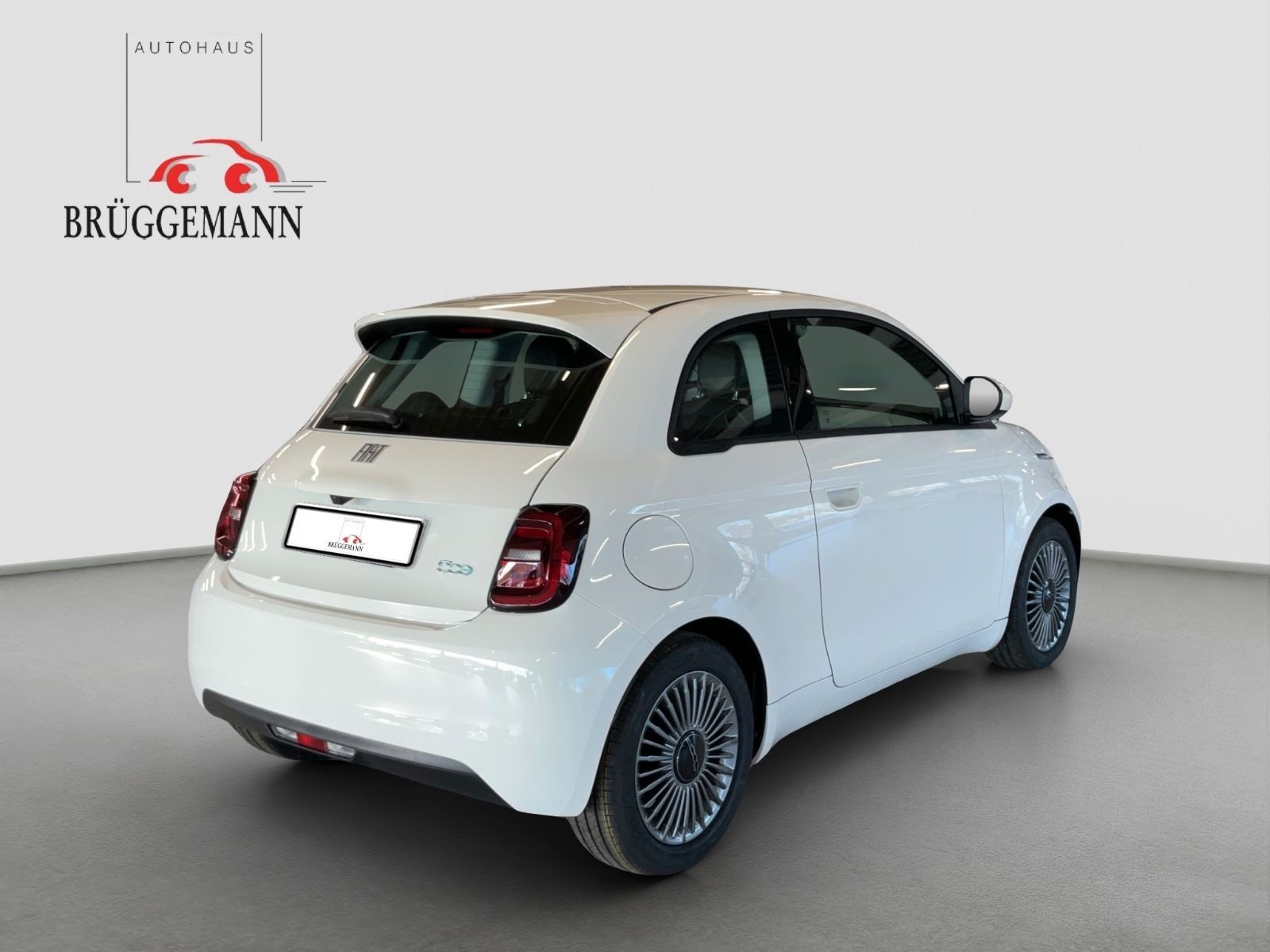 Fahrzeugabbildung Fiat 500e 42 kWh + 16" Alufelgen
