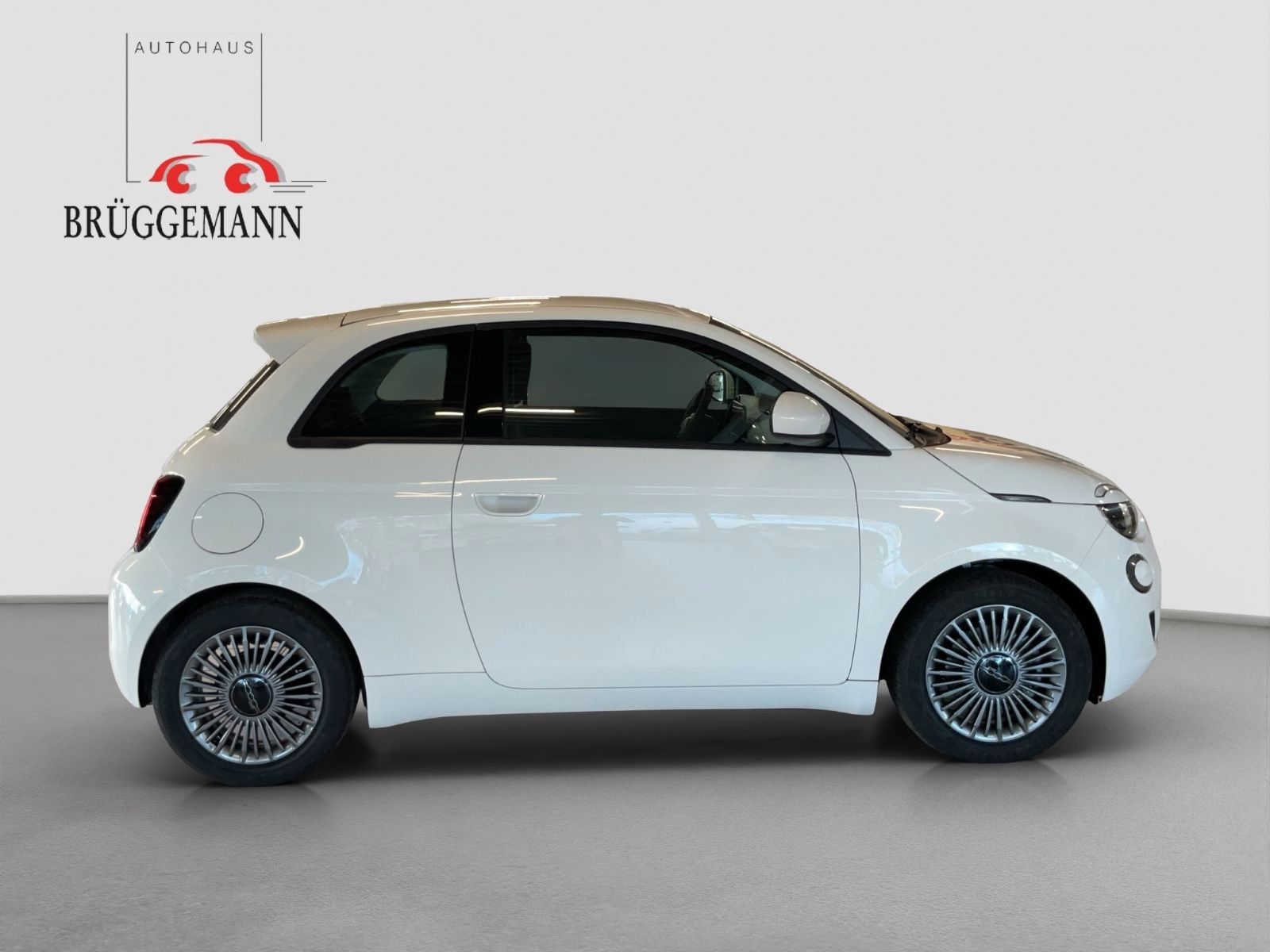 Fahrzeugabbildung Fiat 500e 42 kWh + 16" Alufelgen