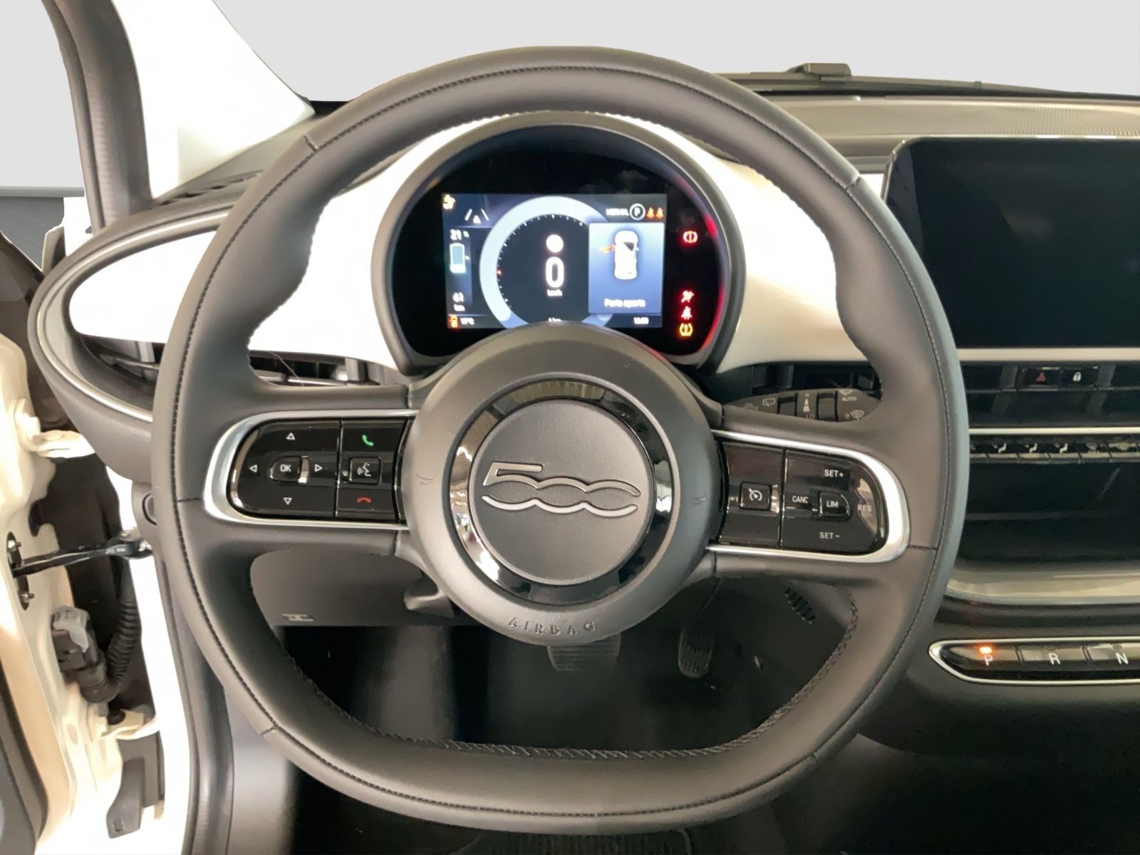 Fahrzeugabbildung Fiat 500e 42 kWh + 16" Alufelgen