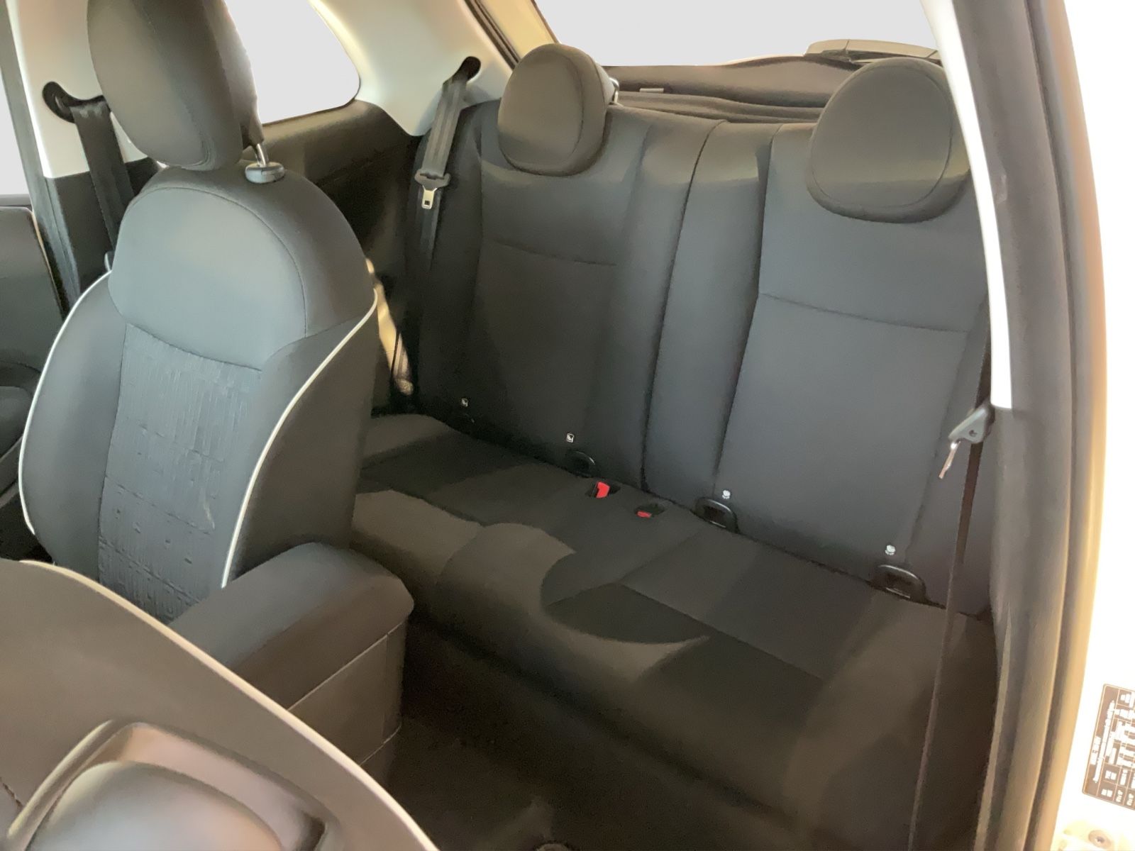 Fahrzeugabbildung Fiat 500e + Komfort Paket, 16" Alufelgen