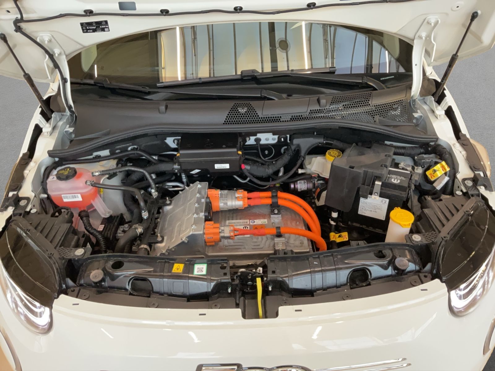 Fahrzeugabbildung Fiat 500e + Komfort Paket, 16" Alufelgen