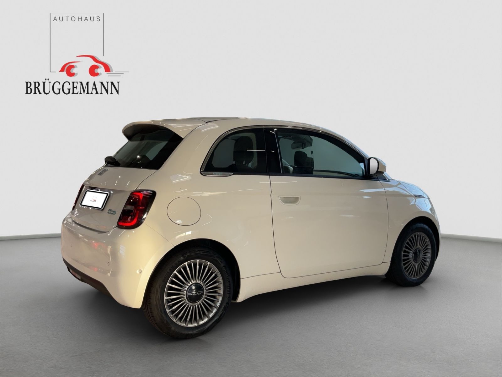 Fahrzeugabbildung Fiat 500e + Komfort Paket, 16" Alufelgen