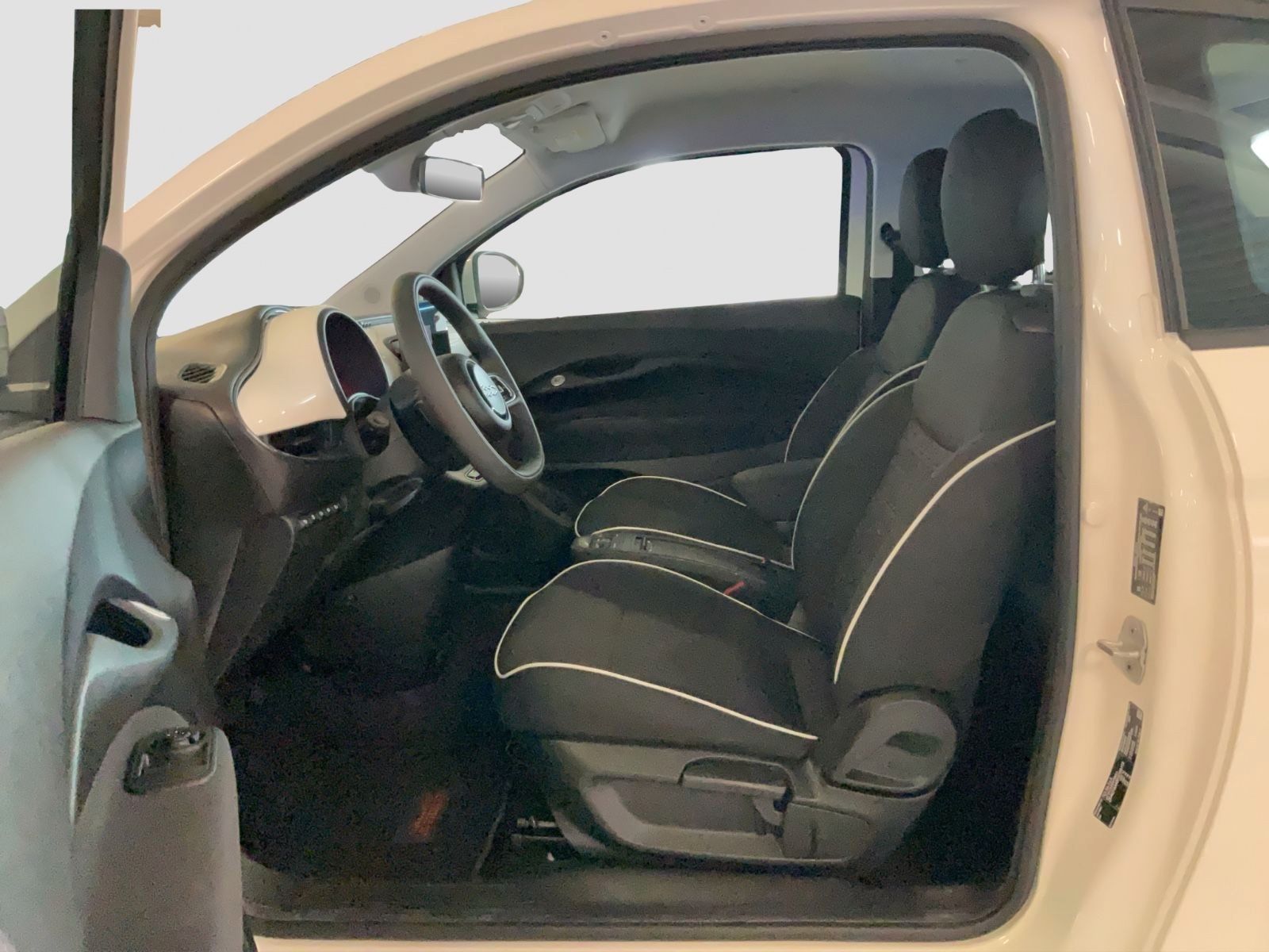 Fahrzeugabbildung Fiat 500e + Komfort Paket, 16" Alufelgen