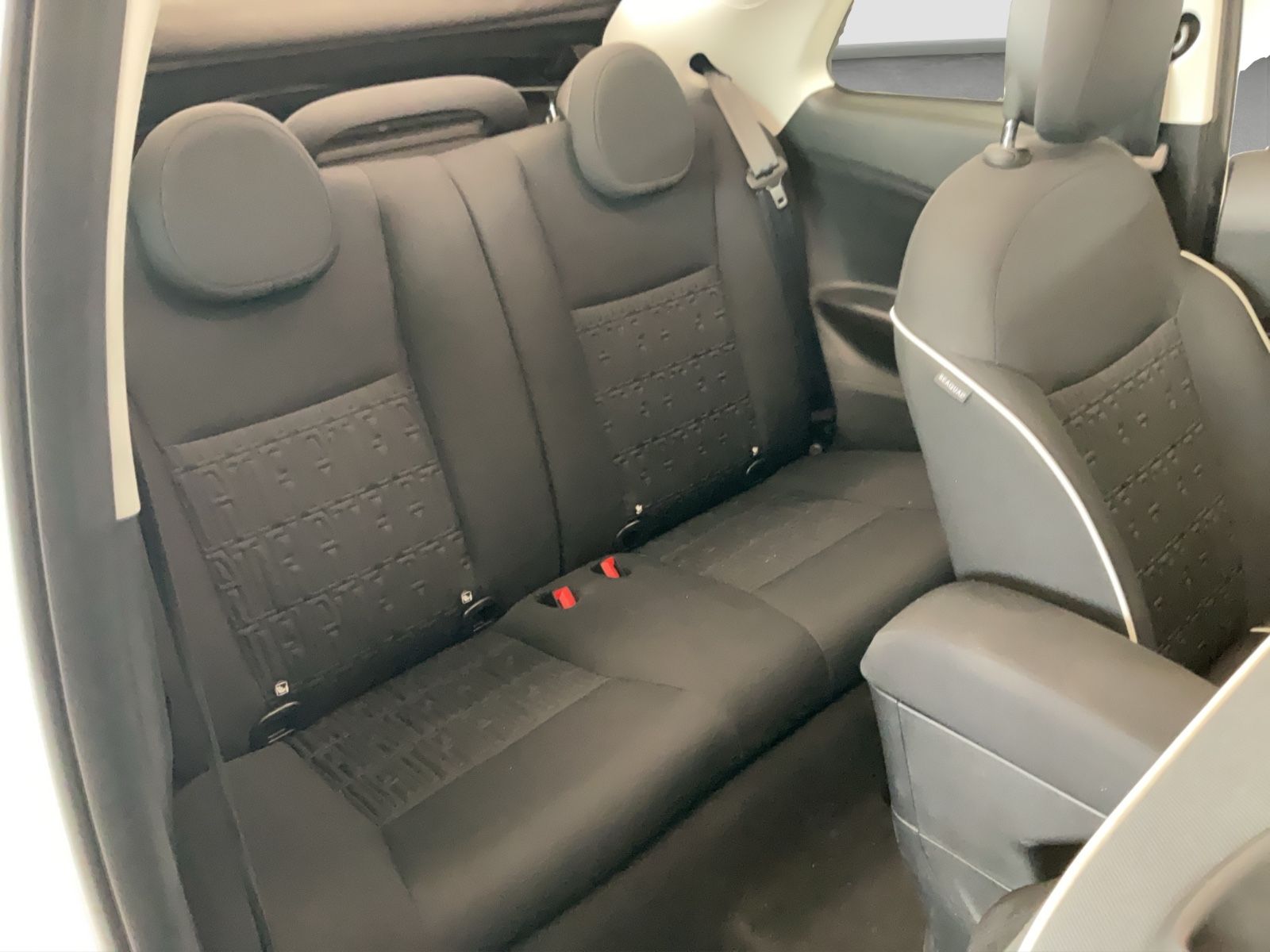 Fahrzeugabbildung Fiat 500e Cabrio 42 kWh + Komfortpaket