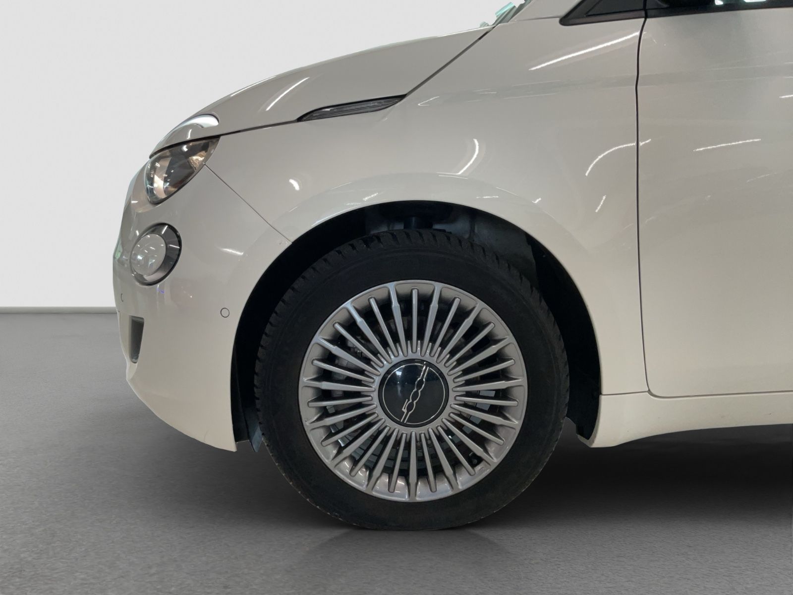 Fahrzeugabbildung Fiat 500e Cabrio 42 kWh + Komfortpaket