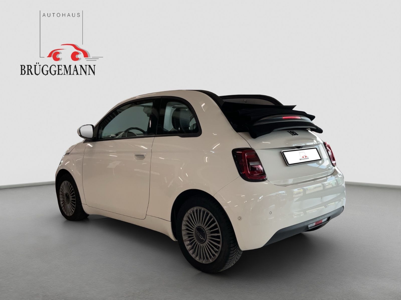 Fahrzeugabbildung Fiat 500e Cabrio 42 kWh + Komfortpaket