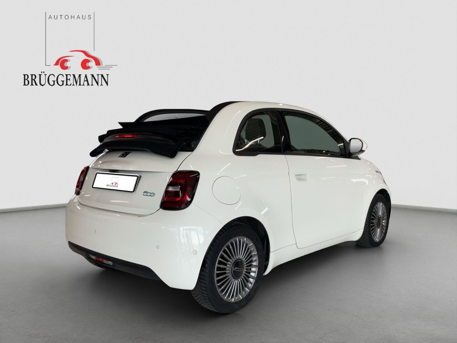 Fahrzeugabbildung Fiat 500e Cabrio 42 kWh + Komfortpaket