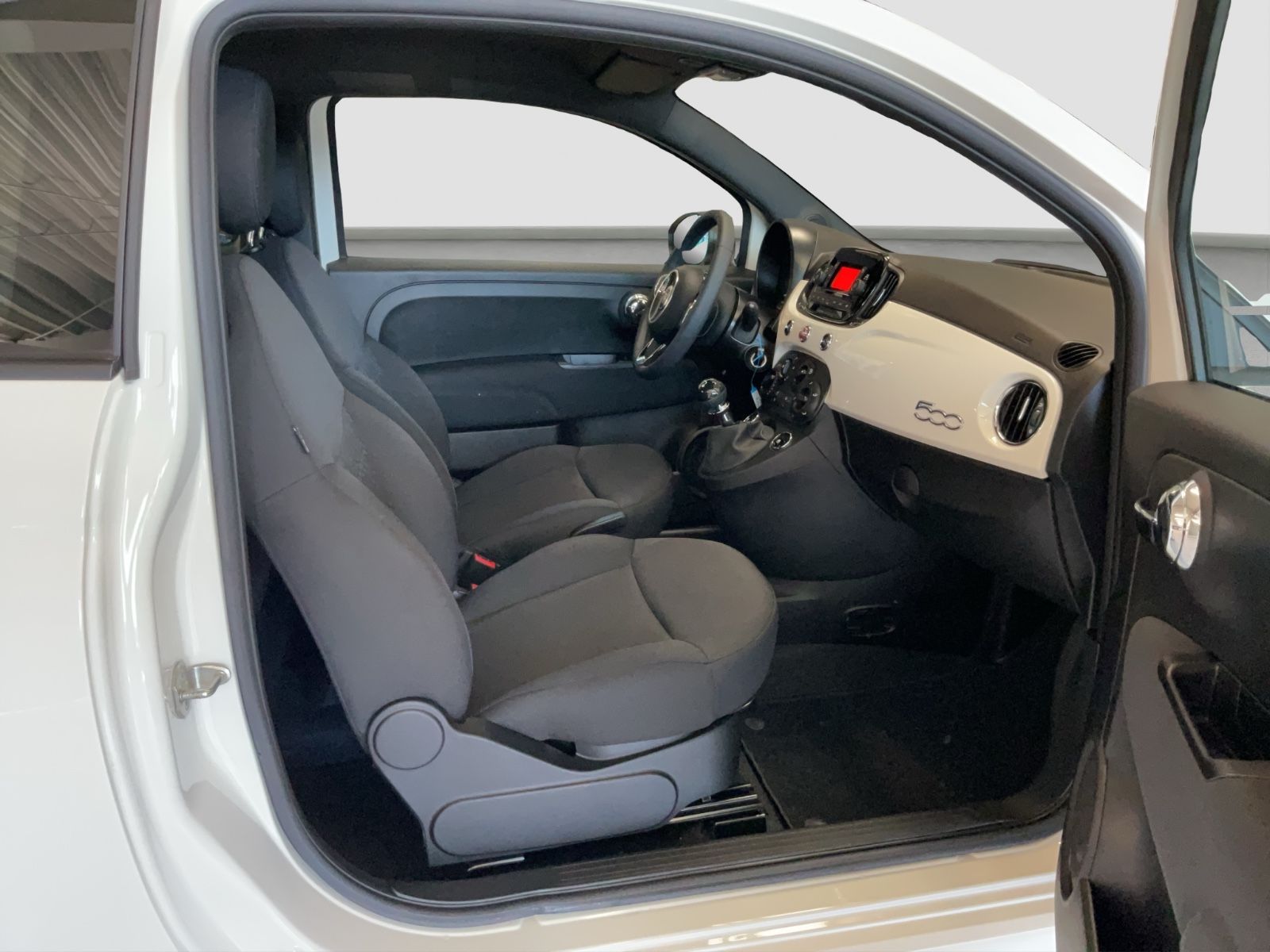 Fahrzeugabbildung Fiat 500 1.0 Hybrid