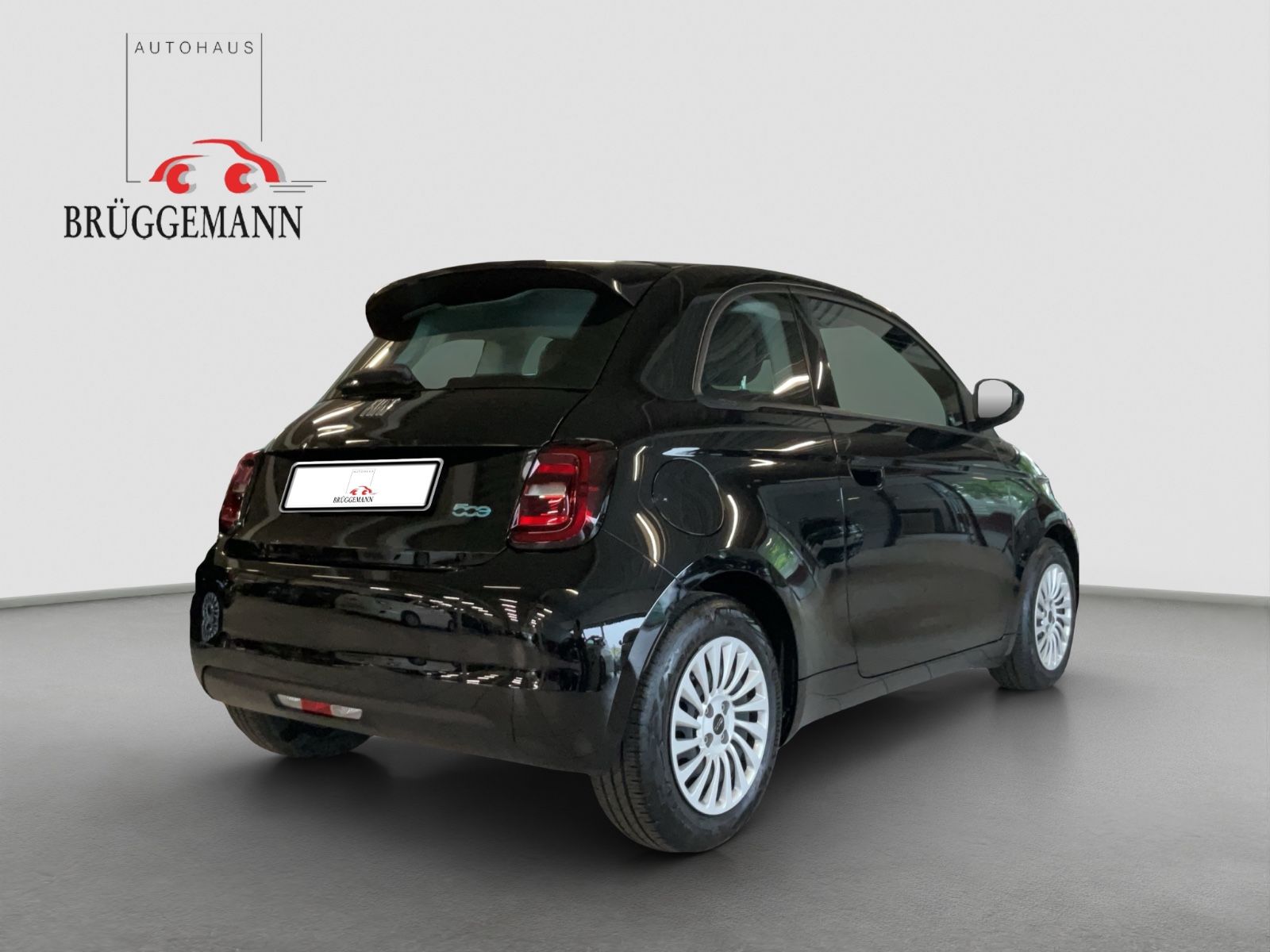 Fahrzeugabbildung Fiat 500e + Radio- & Winterpaket