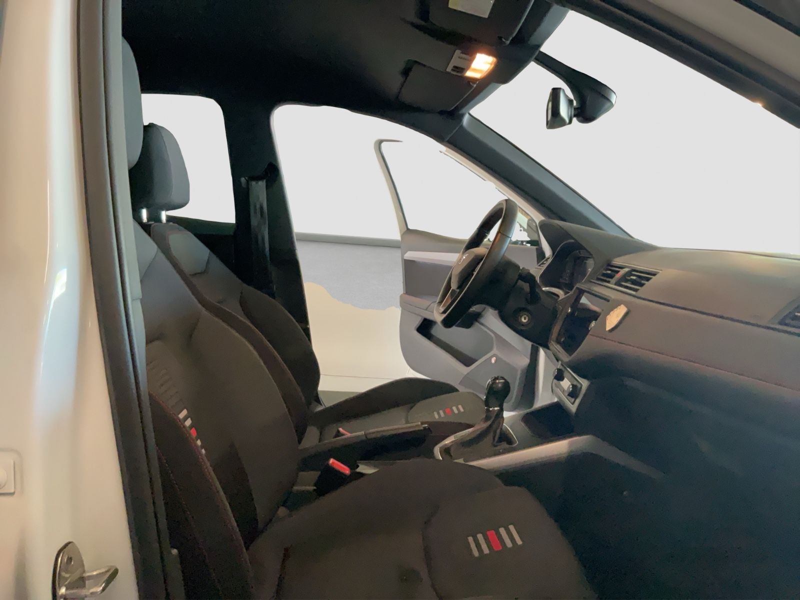 Fahrzeugabbildung SEAT Arona FR AHK, Beats, LED, Shzg, 8-Fach