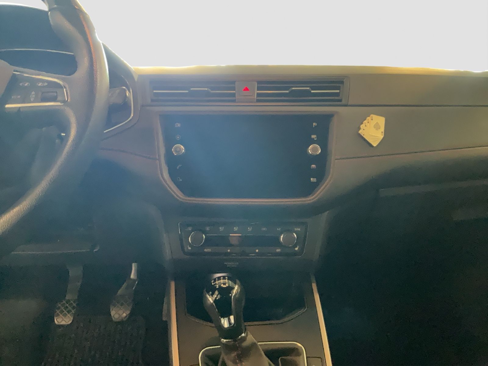 Fahrzeugabbildung SEAT Arona FR AHK, Beats, LED, Shzg, 8-Fach