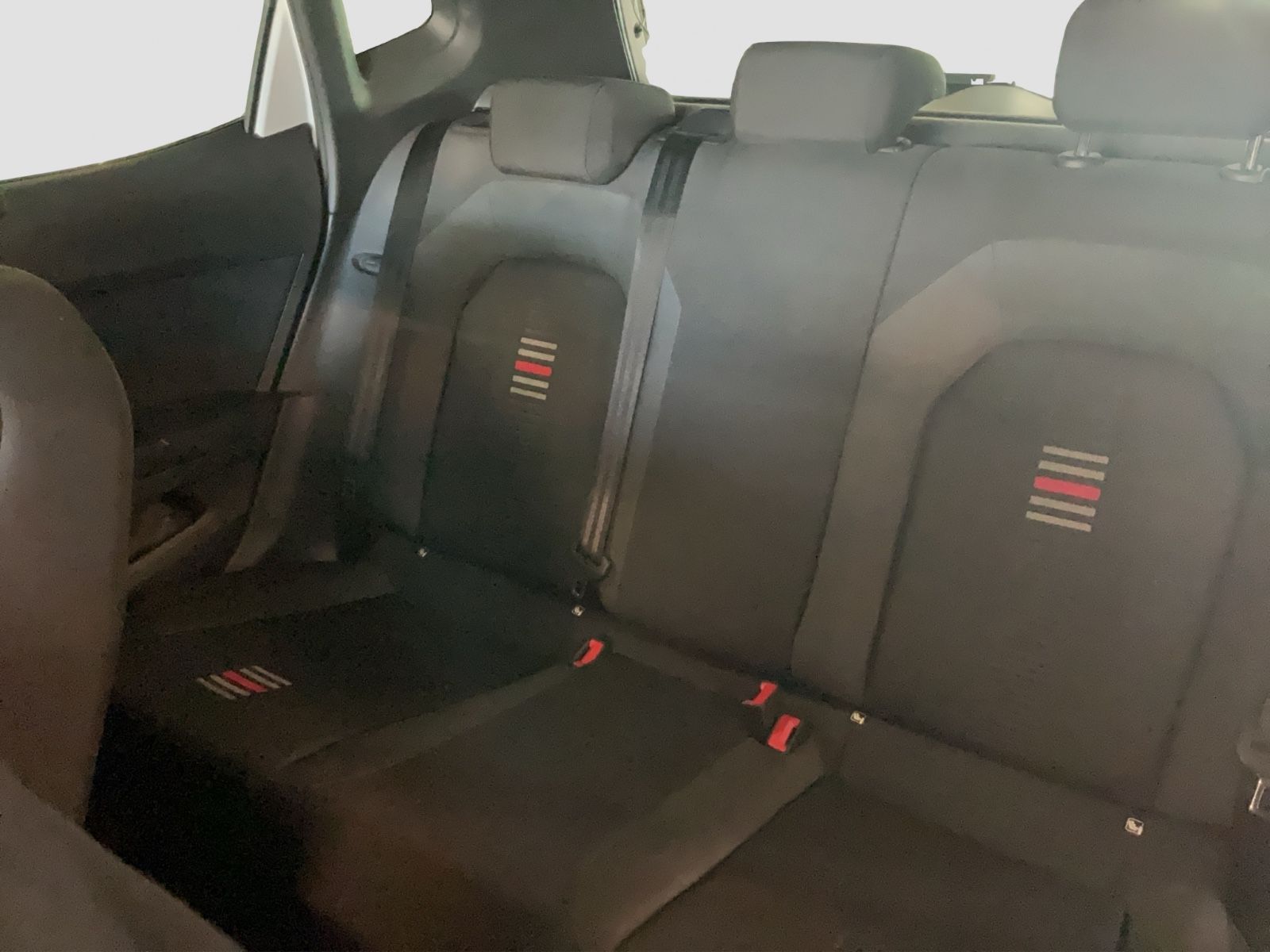 Fahrzeugabbildung SEAT Arona FR AHK, Beats, LED, Shzg, 8-Fach