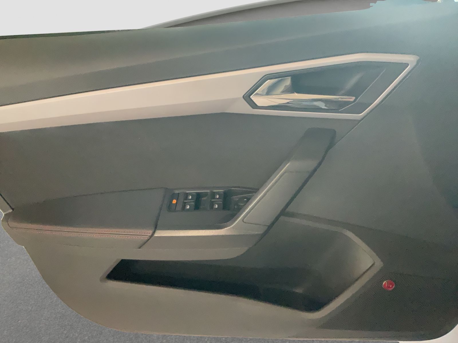 Fahrzeugabbildung SEAT Arona FR AHK, Beats, LED, Shzg, 8-Fach
