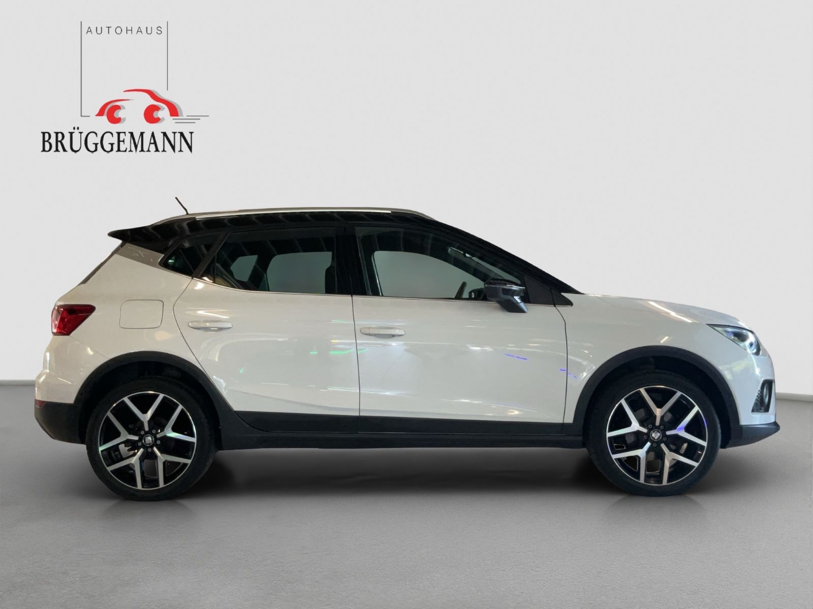 Fahrzeugabbildung SEAT Arona FR AHK, Beats, LED, Shzg, 8-Fach