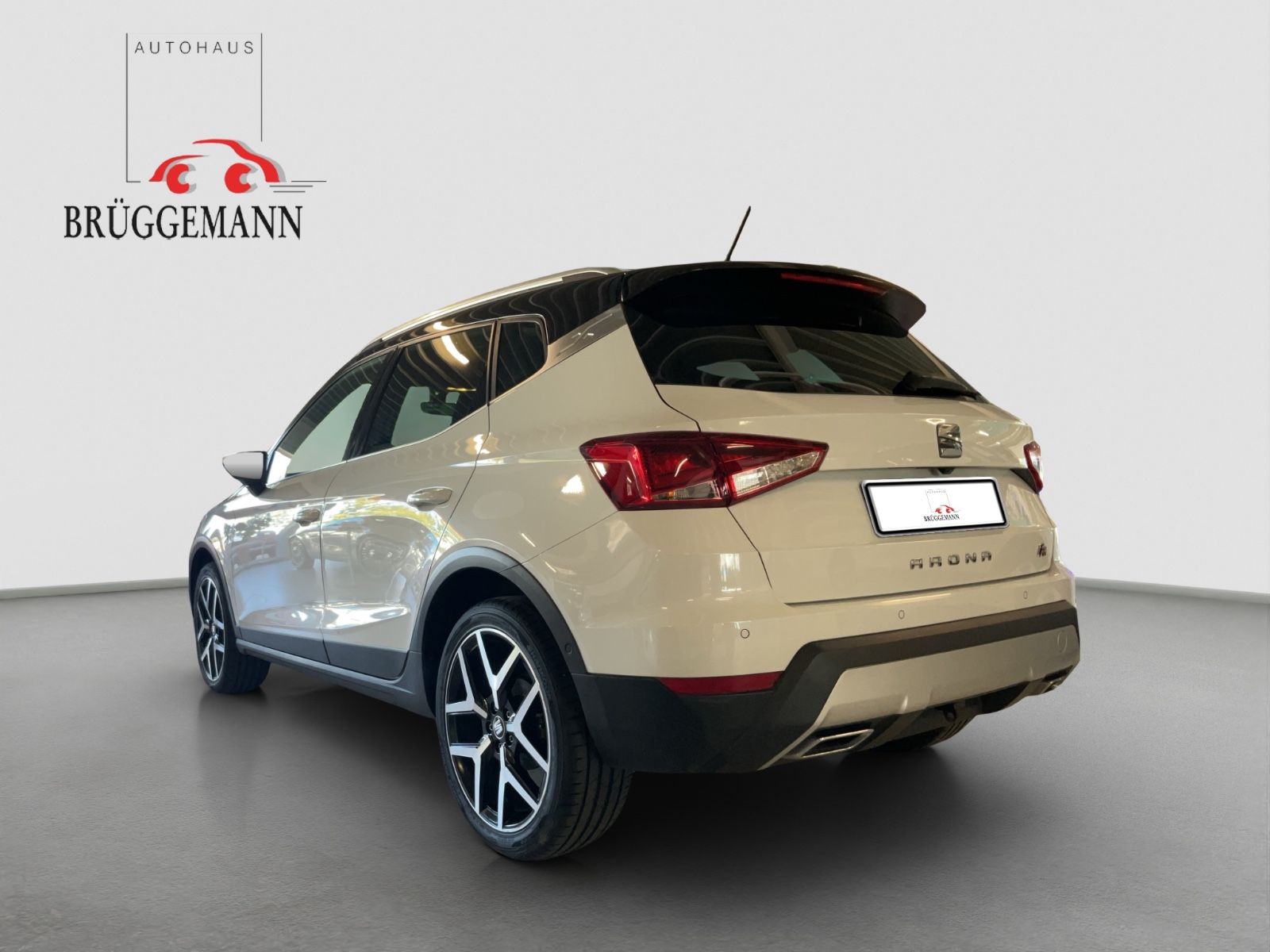 Fahrzeugabbildung SEAT Arona FR AHK, Beats, LED, Shzg, 8-Fach
