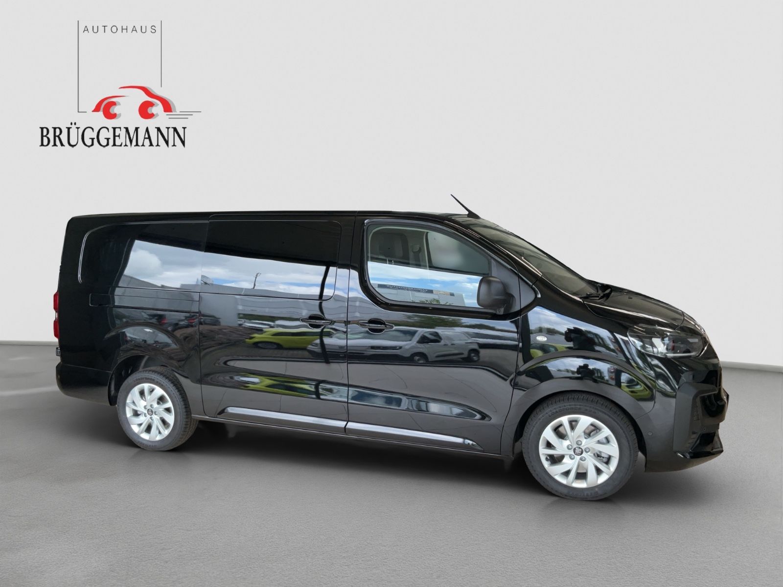 Fahrzeugabbildung Fiat Scudo XL Multicab 180 PS Automatik 6-Sitzer