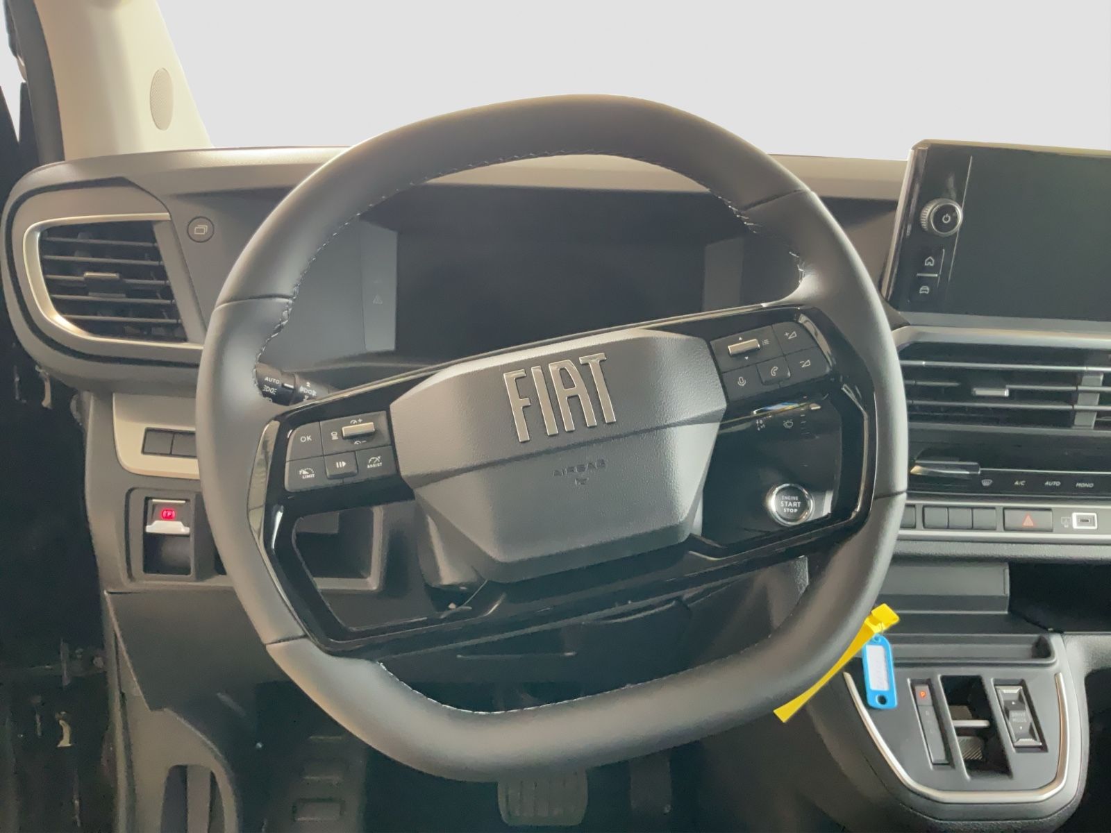 Fahrzeugabbildung Fiat Scudo XL Multicab 180 PS Automatik 6-Sitzer