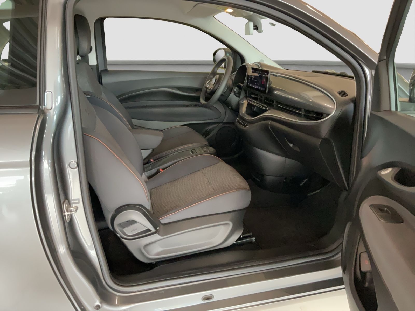 Fahrzeugabbildung Fiat 500e Icon + Komfort-Paket, Winter-Paket