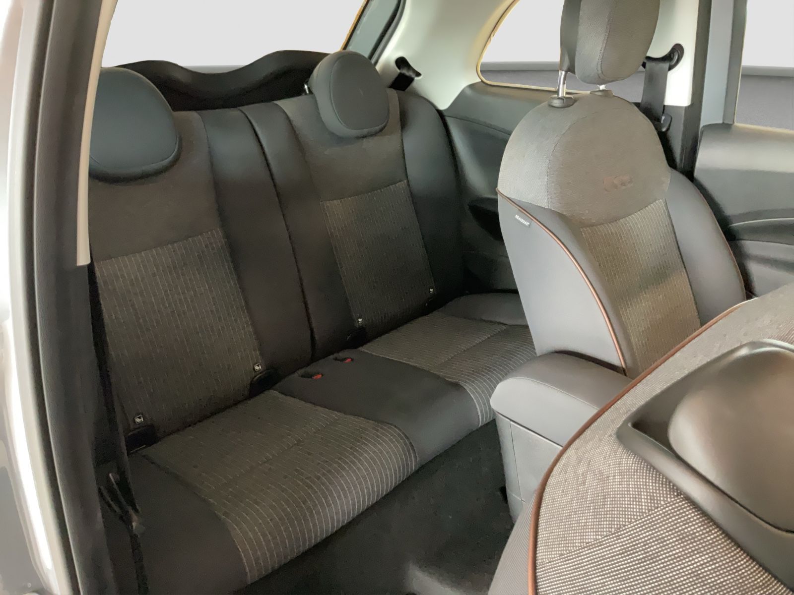 Fahrzeugabbildung Fiat 500e Icon + Komfort-Paket, Winter-Paket
