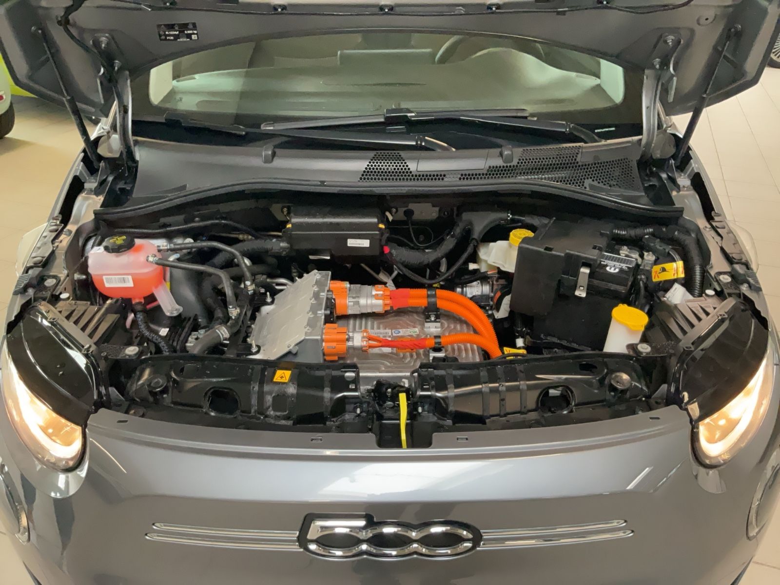 Fahrzeugabbildung Fiat 500e 42 kWh Cabrio + Komfort-,Park-,Winterpaket